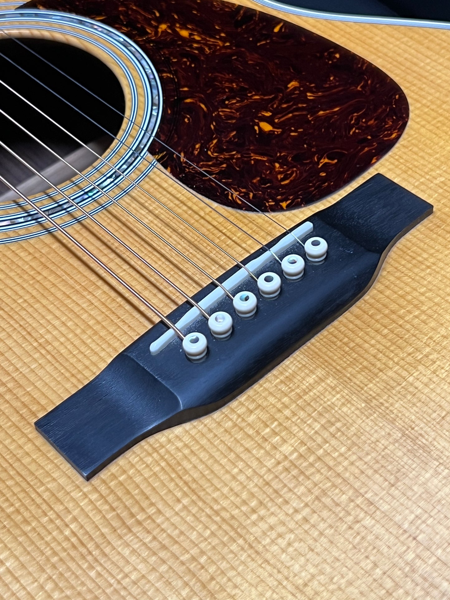 Martin J40 Torrefied Top w /Pickup (PRE-OWNED)