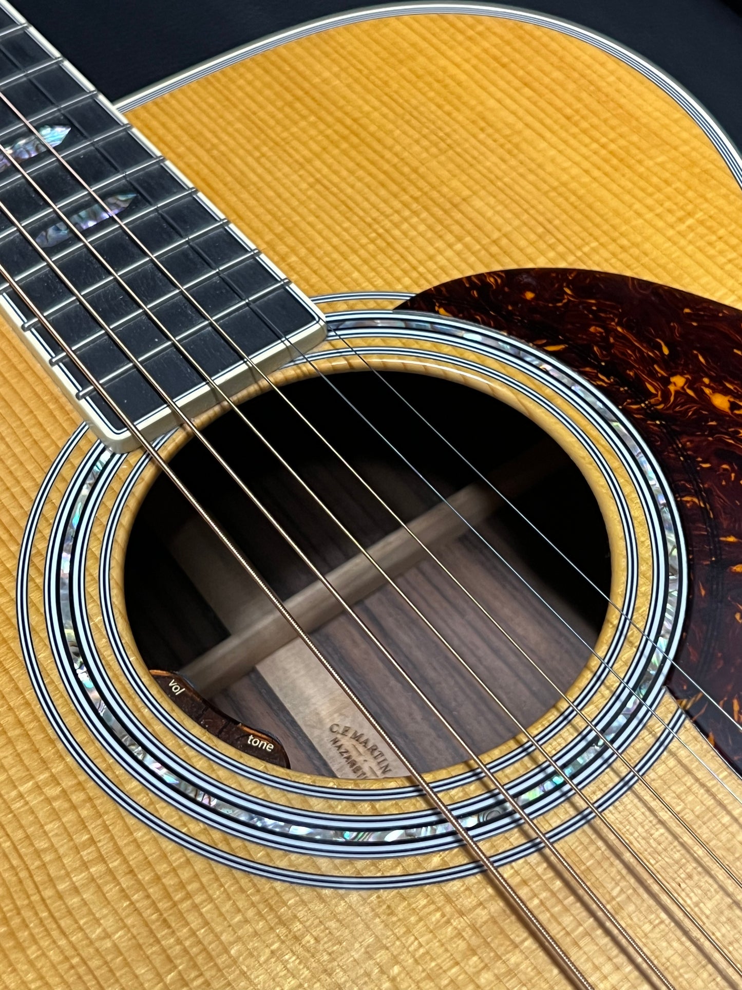 Martin J40 Torrefied Top w /Pickup (PRE-OWNED)