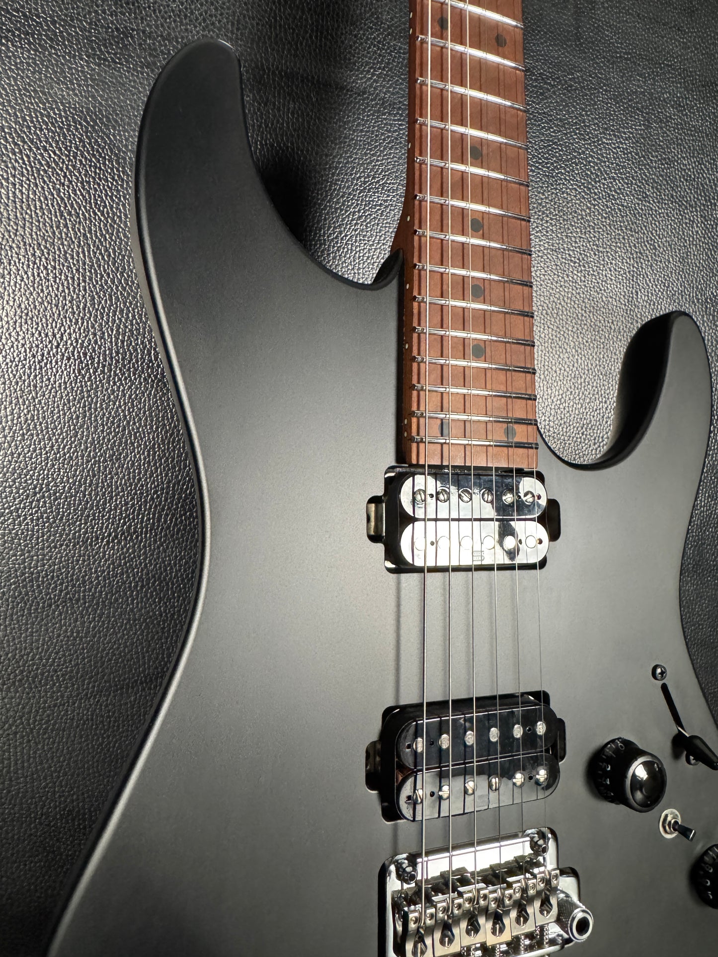 Ibanez Prestige AZ2402 Black (PRE-OWNED)