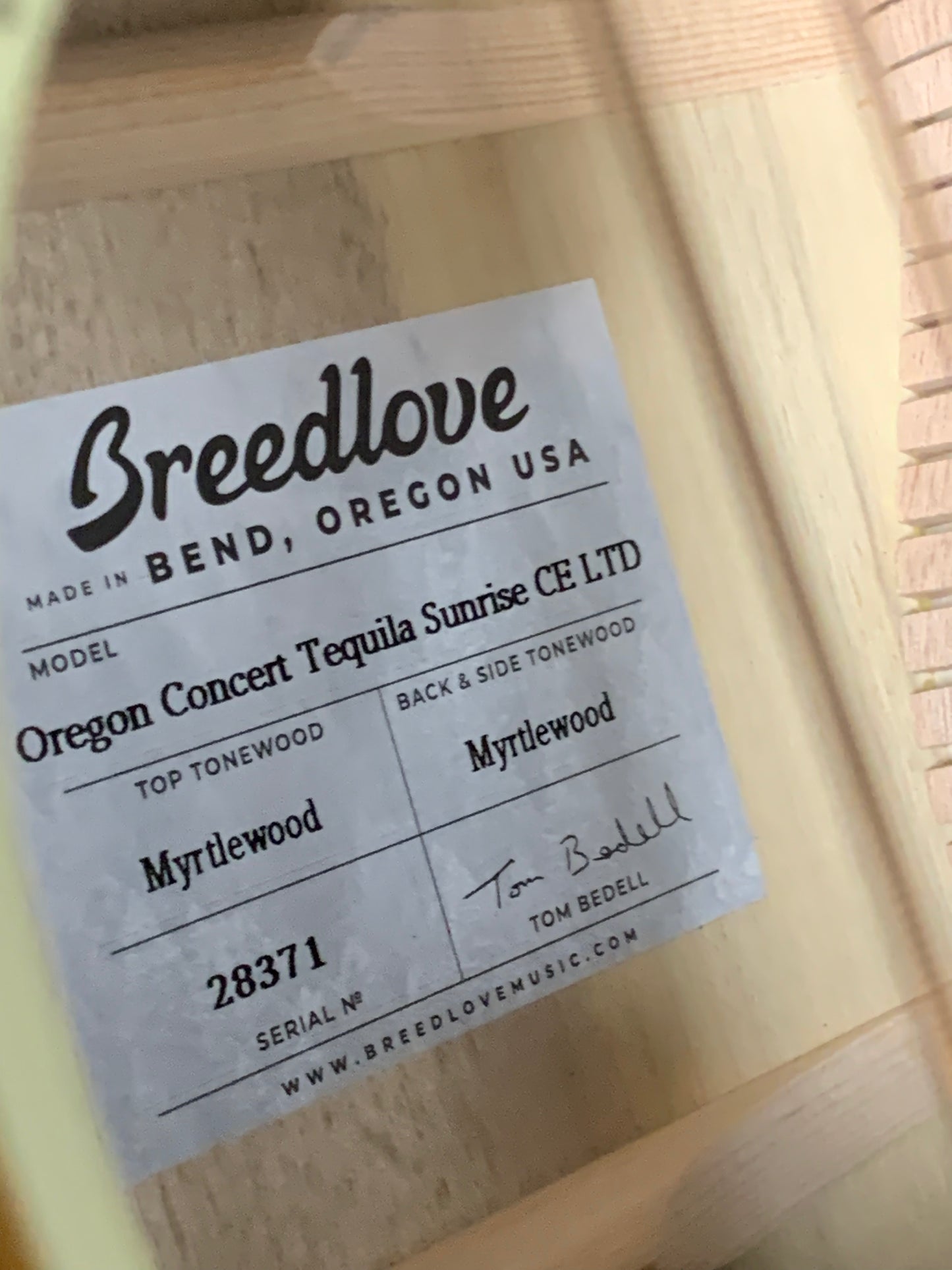 Breedlove Oregon Concert Tequila Sunrise CE LTD #28371