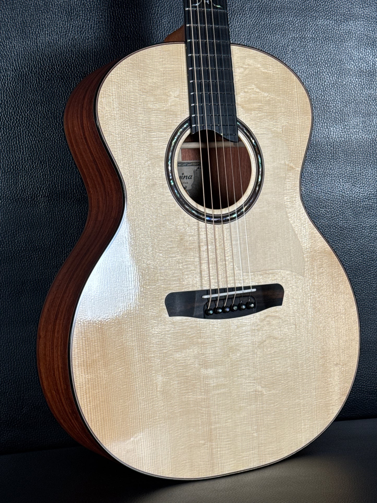 Dowina Merlot Vintage Series GA E DS #2304575 (PRE-OWNED)
