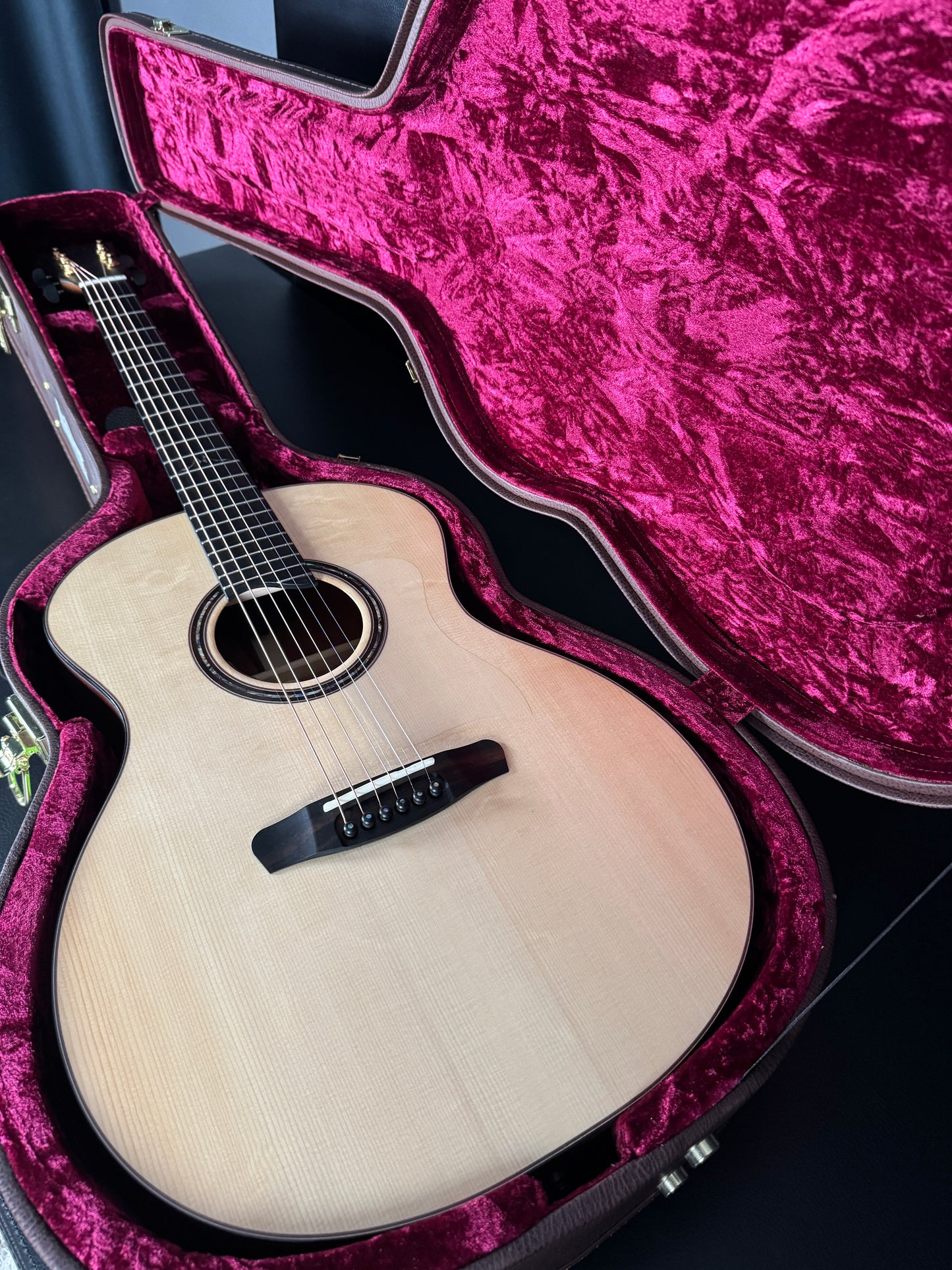 Dowina Merlot Vintage Series GA E DS #2304575 (PRE-OWNED)