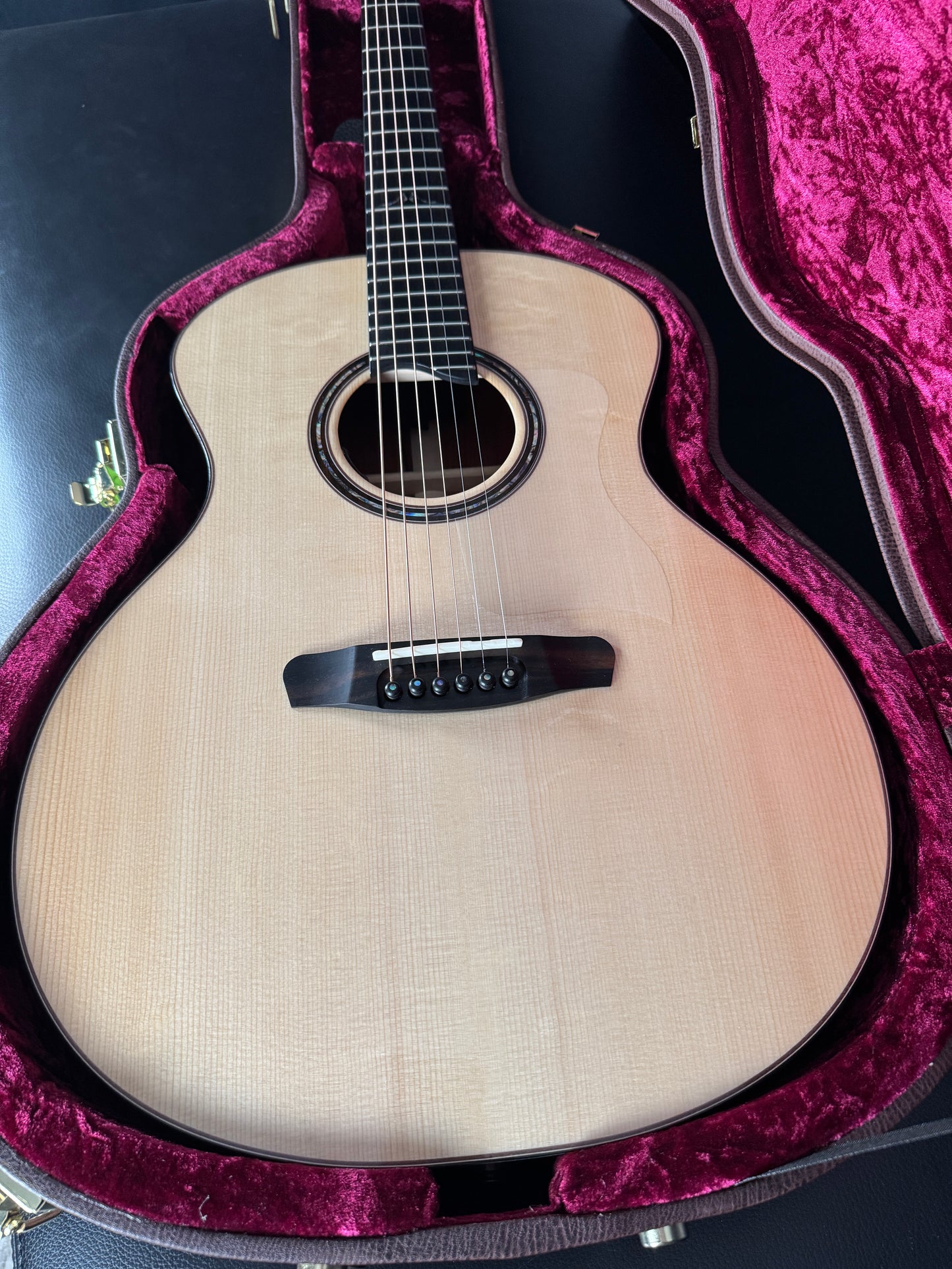 Dowina Merlot Vintage Series GA E DS #2304575 (PRE-OWNED)