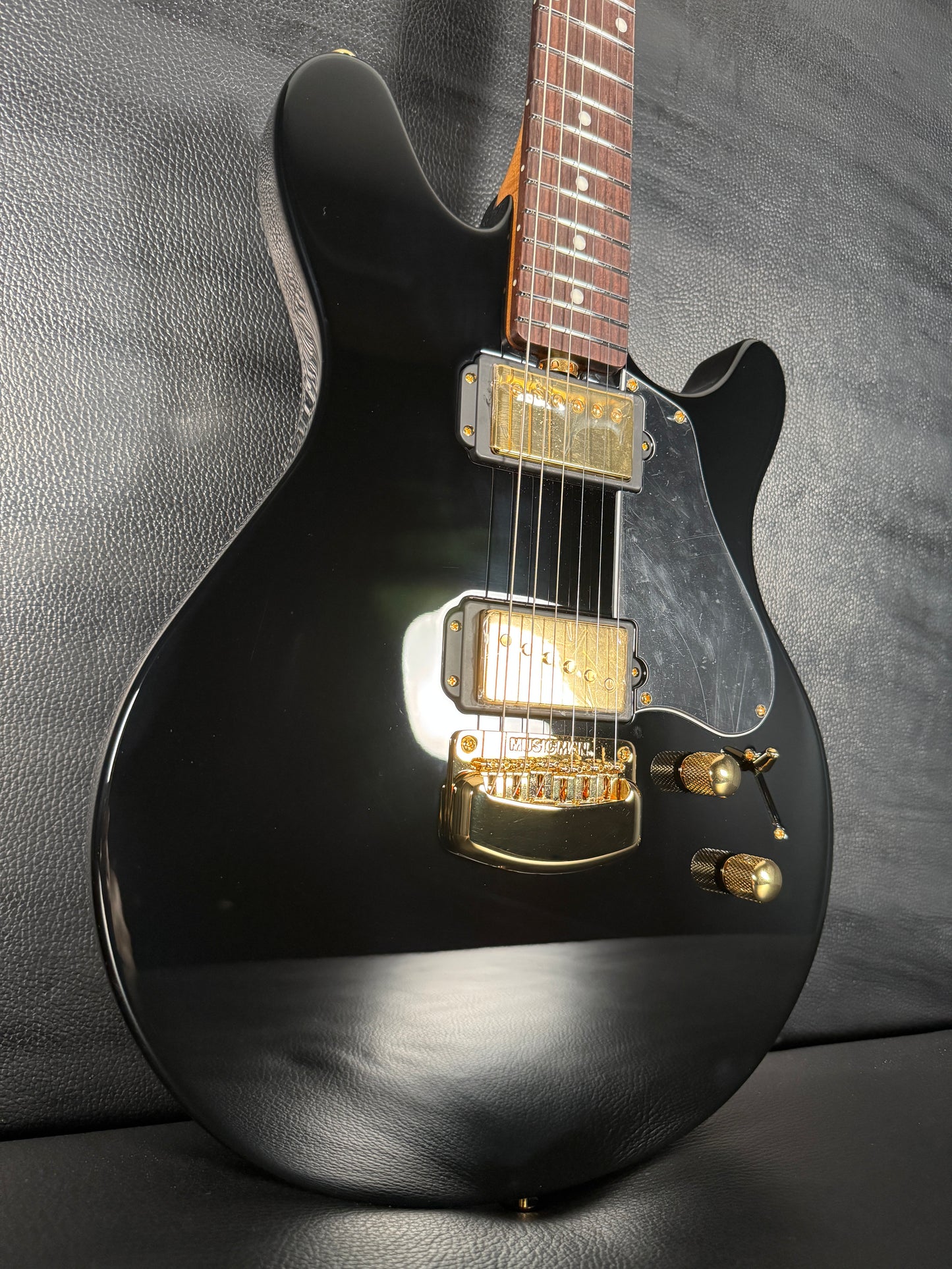 Music Man Valentine Black 6-String