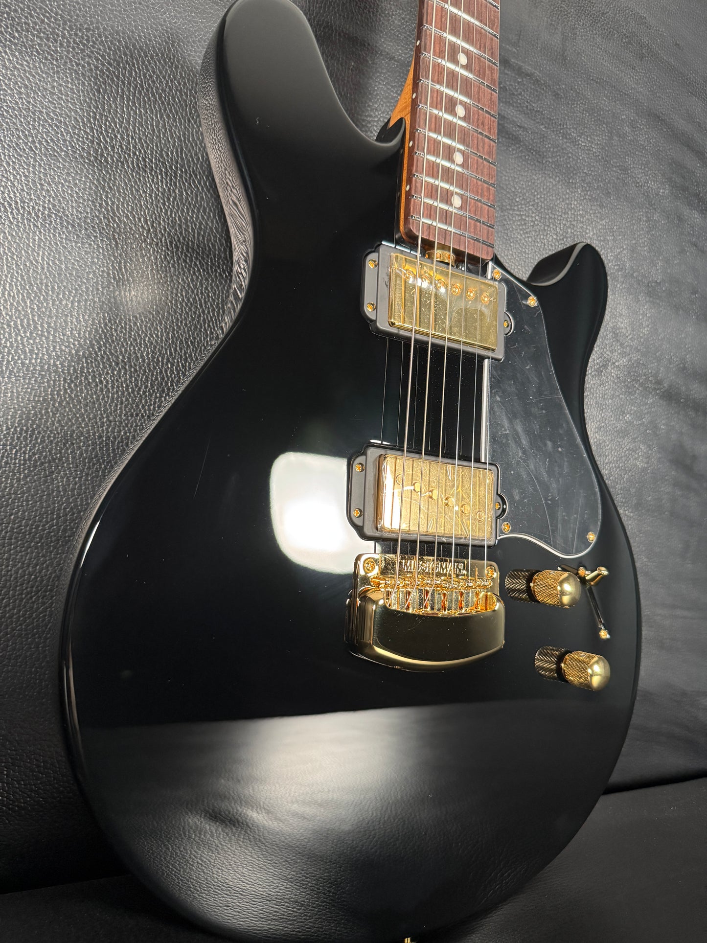 Music Man Valentine Black 6-String