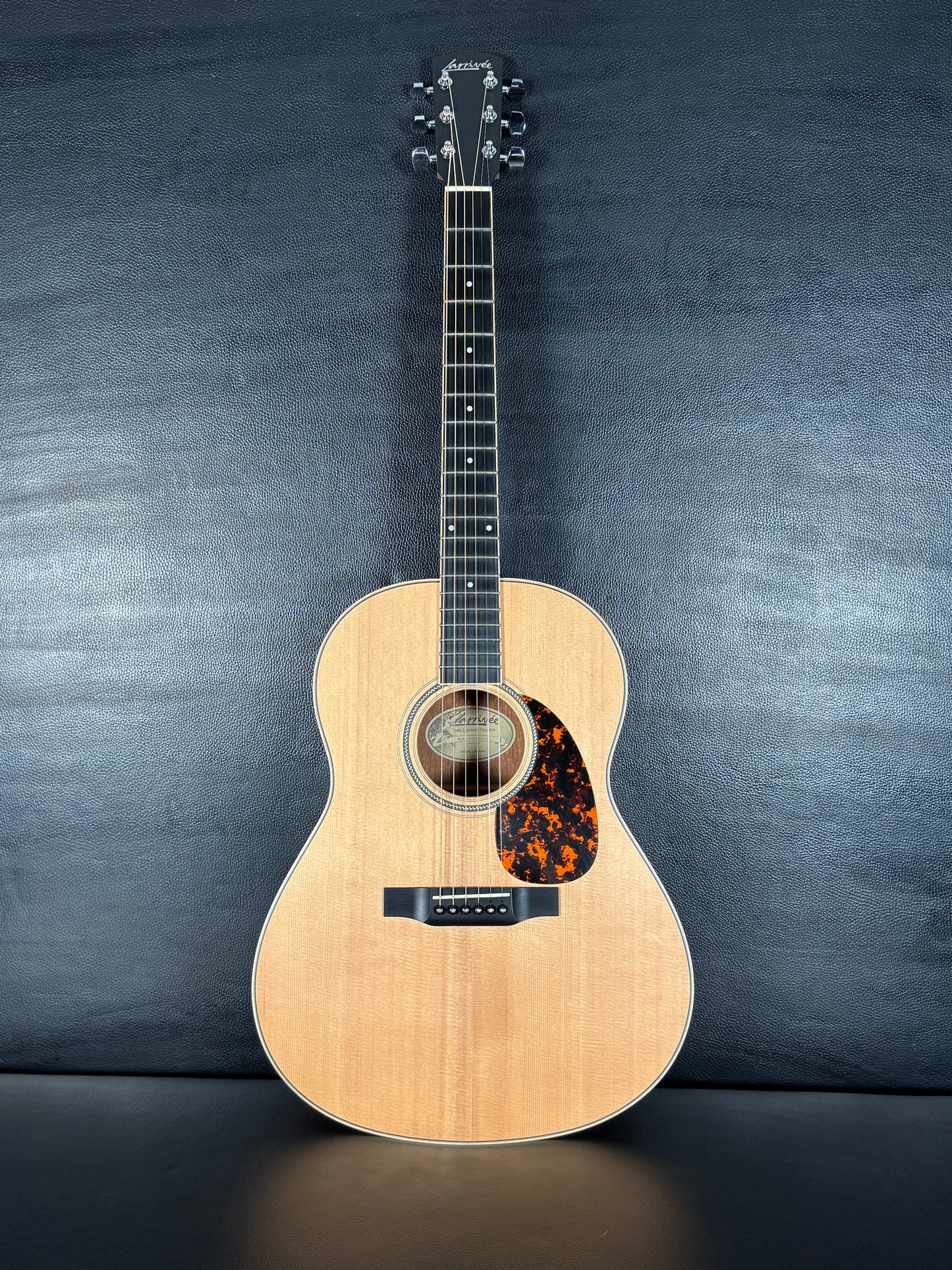 Larrivee L03 with passive pick up ( PRE-OWNED)