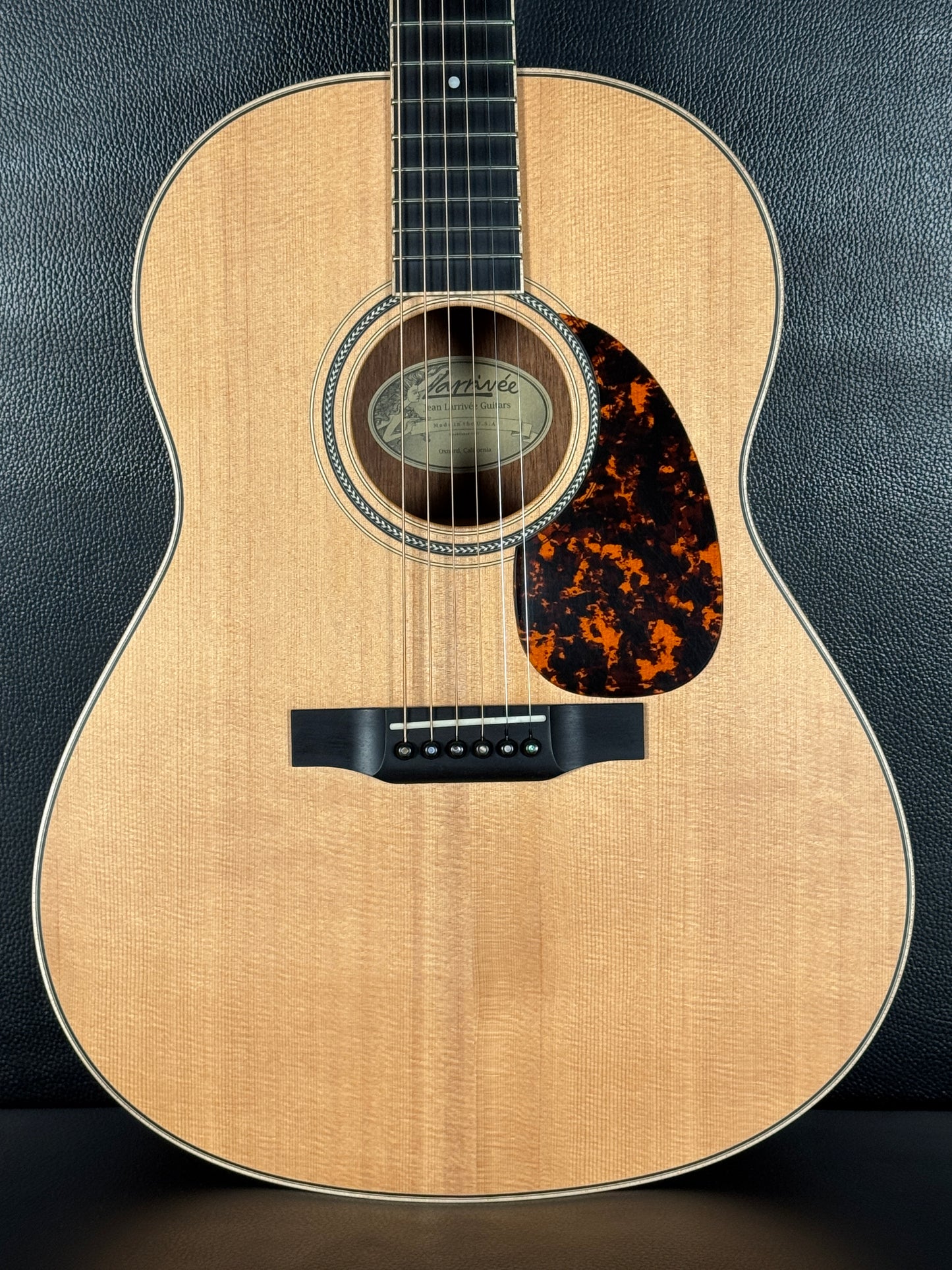 Larrivee L03 with passive pick up ( PRE-OWNED)