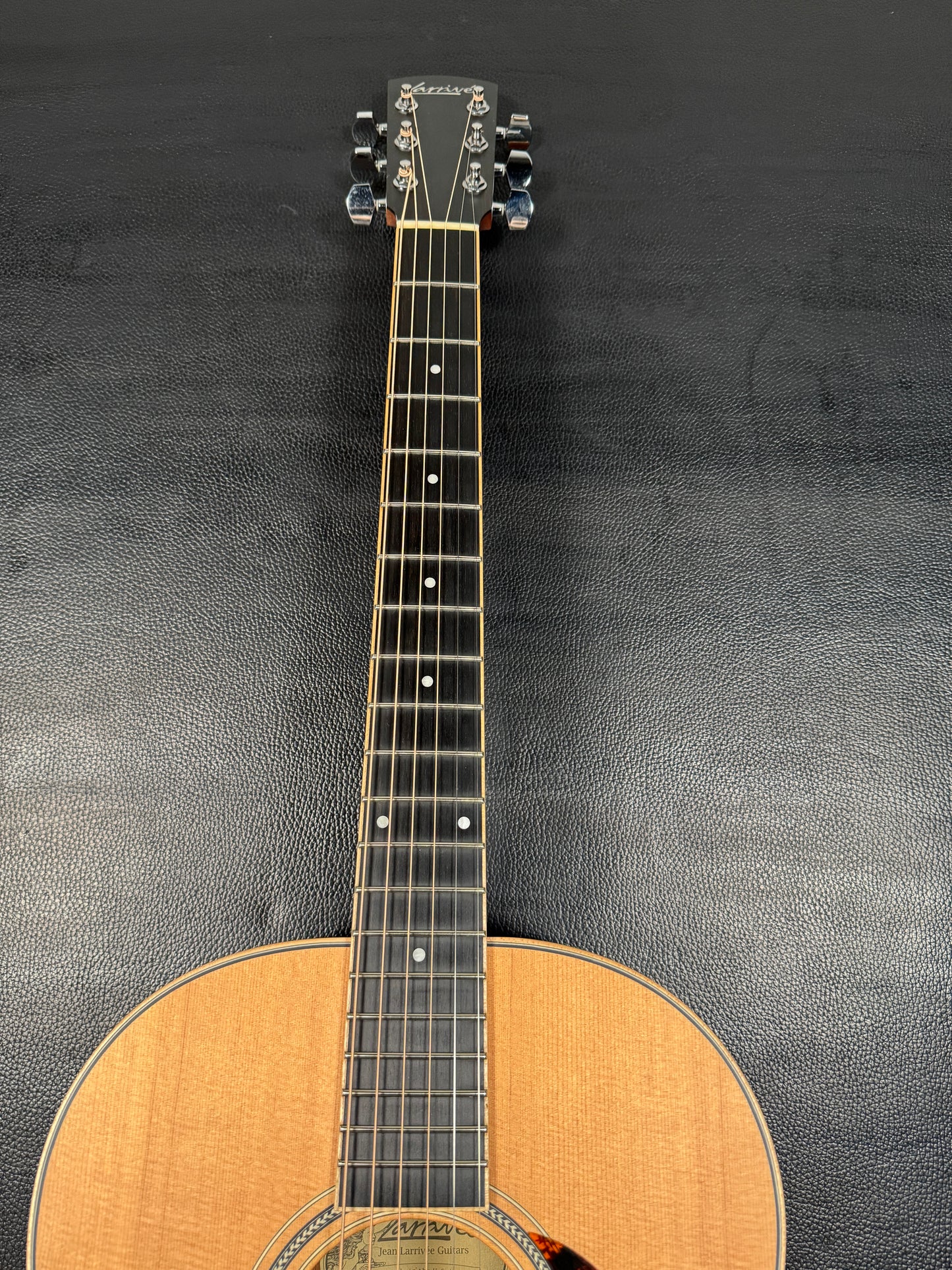 Larrivee L03 with passive pick up ( PRE-OWNED)