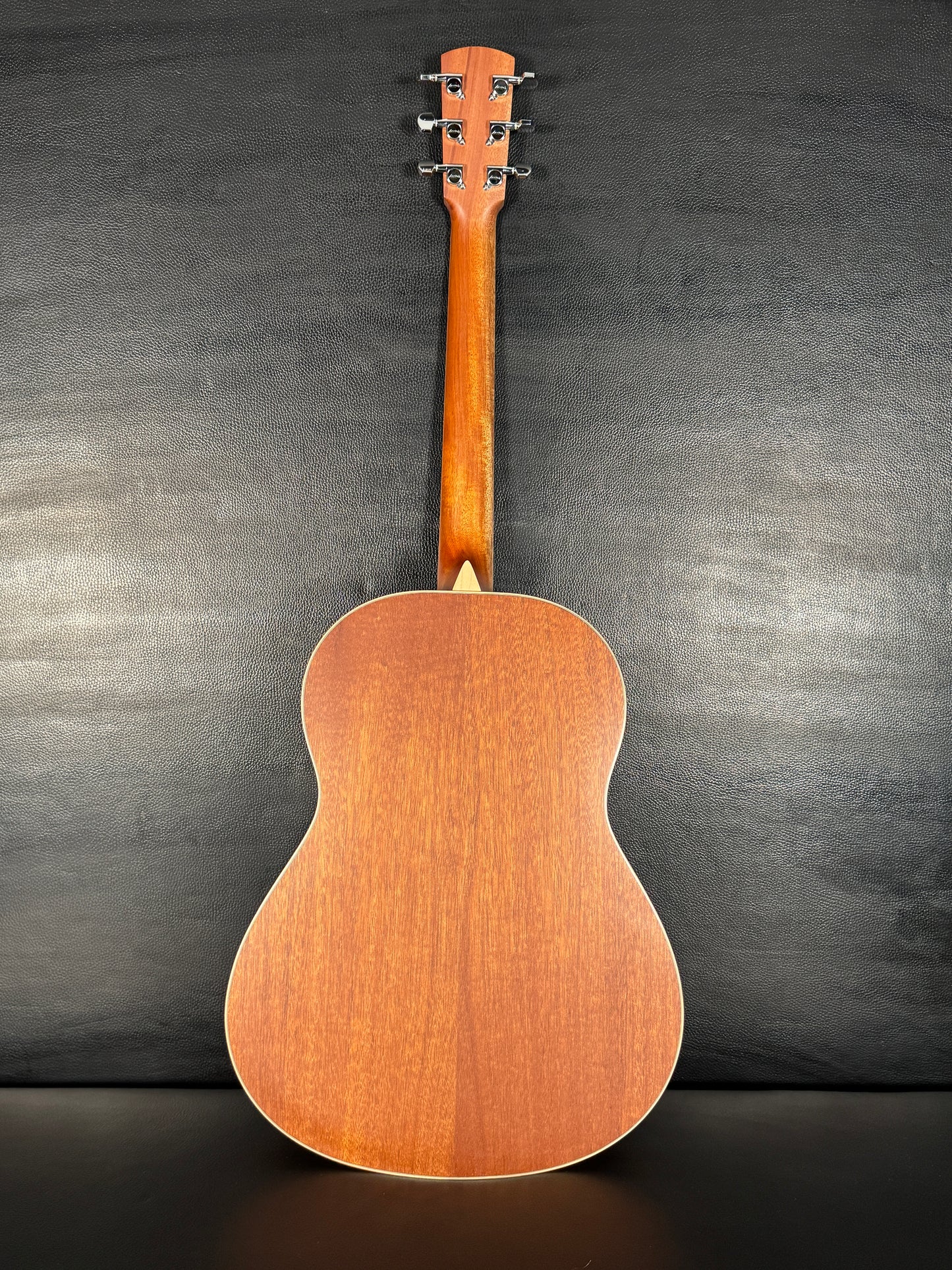 Larrivee L03 with passive pick up ( PRE-OWNED)