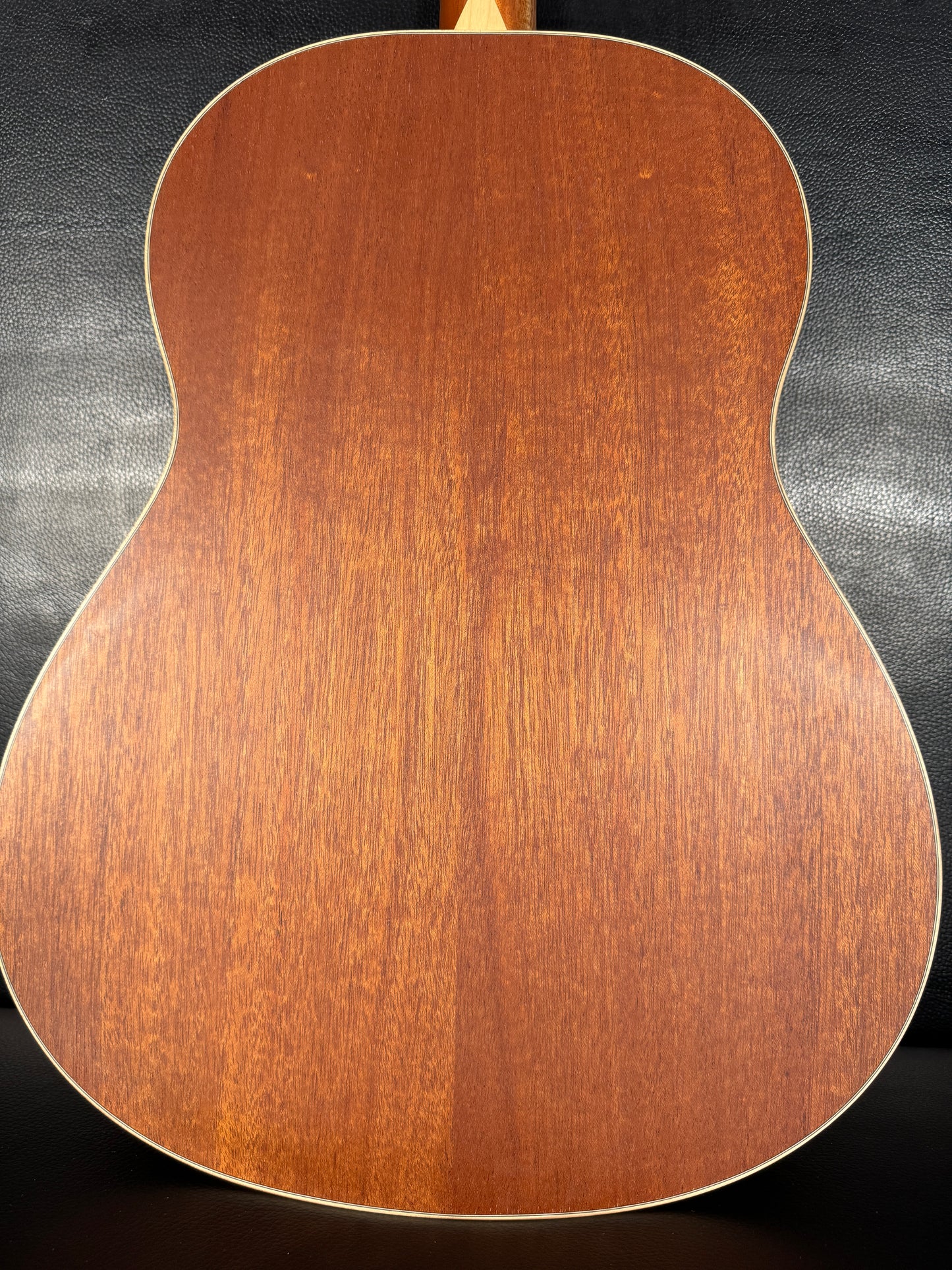 Larrivee L03 with passive pick up ( PRE-OWNED)
