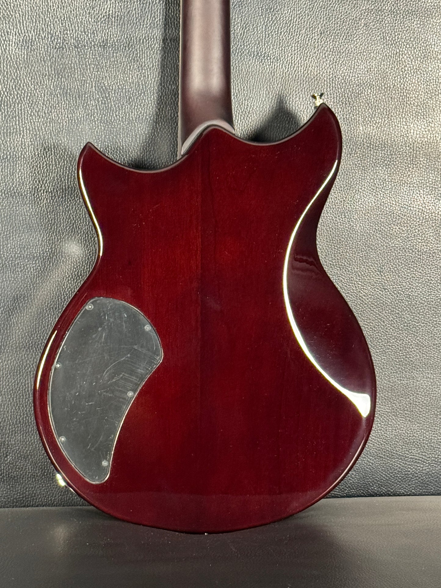 Yamaha RSS02T-BL Revstar Standard Black