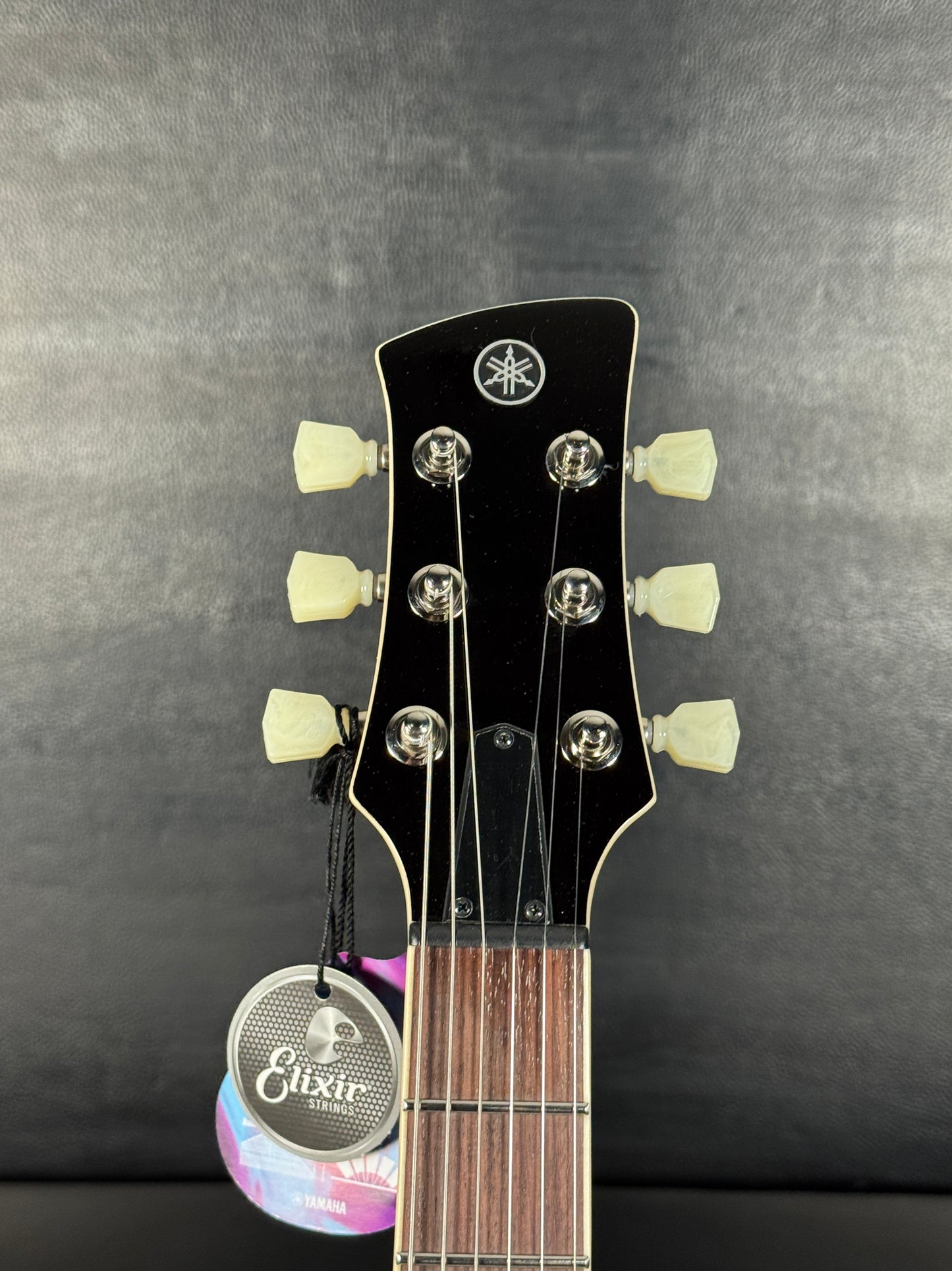 Yamaha RSS02T-BL Revstar Standard Black