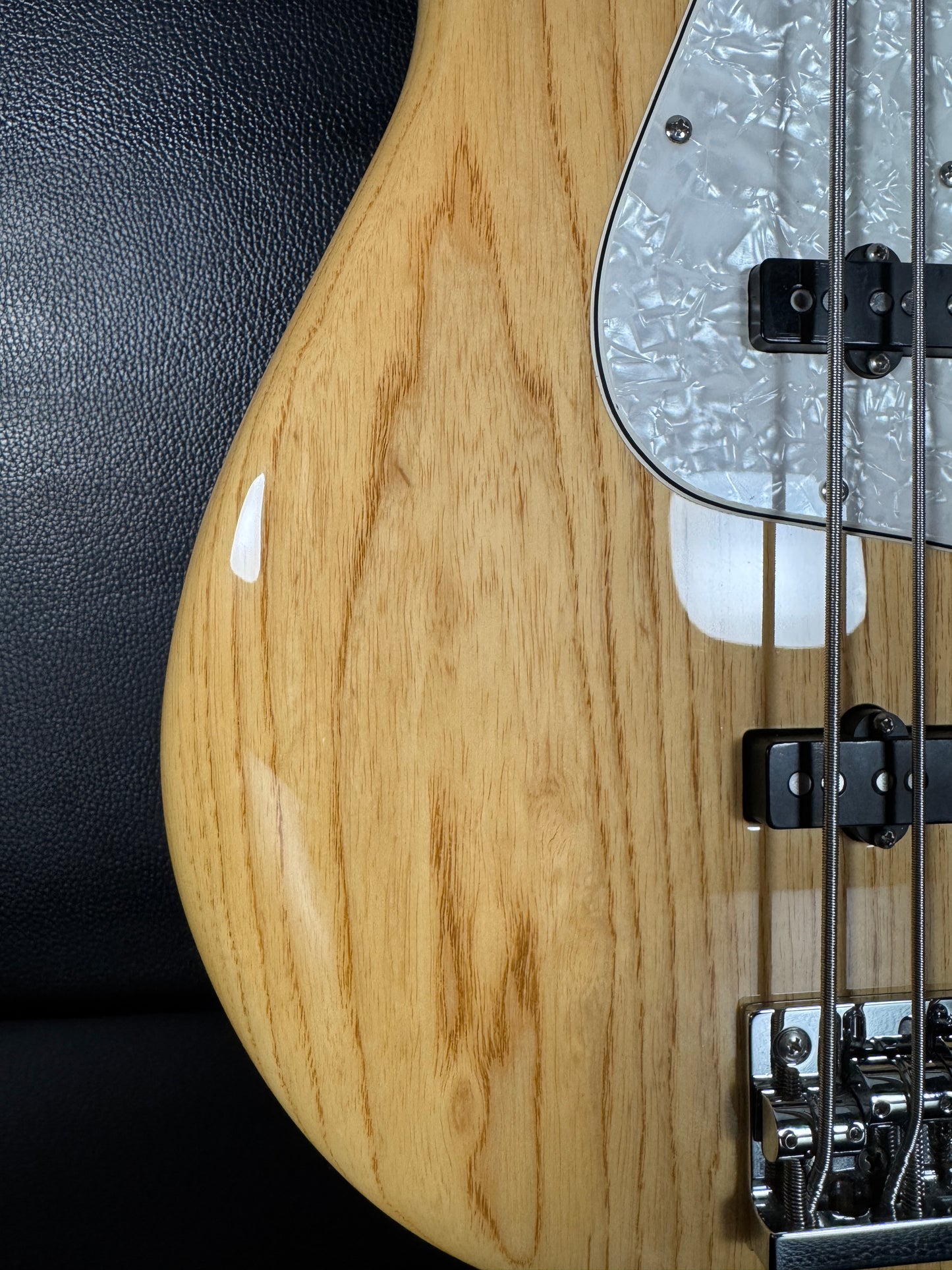 Sadowsky Japan 5 string Bass Guitar ( PRE-OWNED)