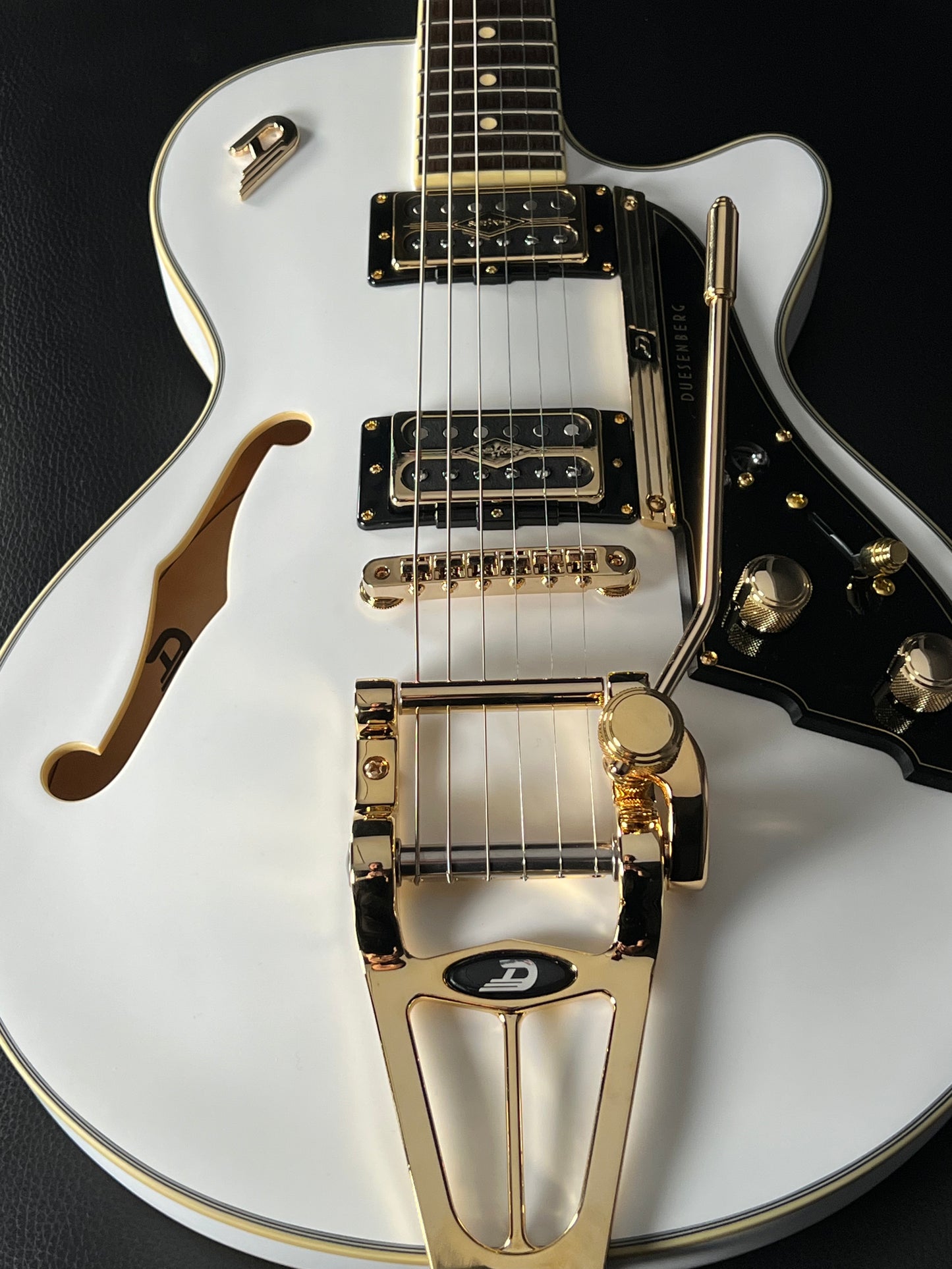 Duesenberg Starplayer TV Velvet Series - White