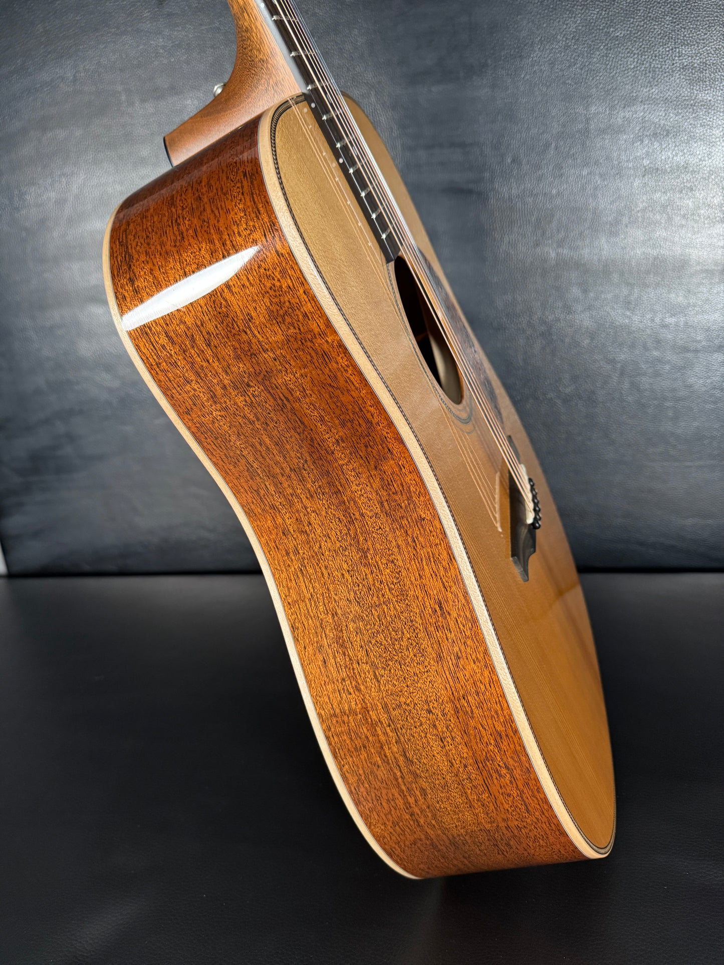 Boucher Studio Goose SG-42-V K&K ( PRE-OWNED)