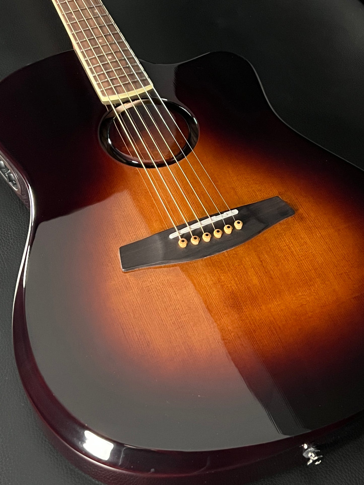 L.R Baggs AEG-1 - Sunburst Sitka Spruce