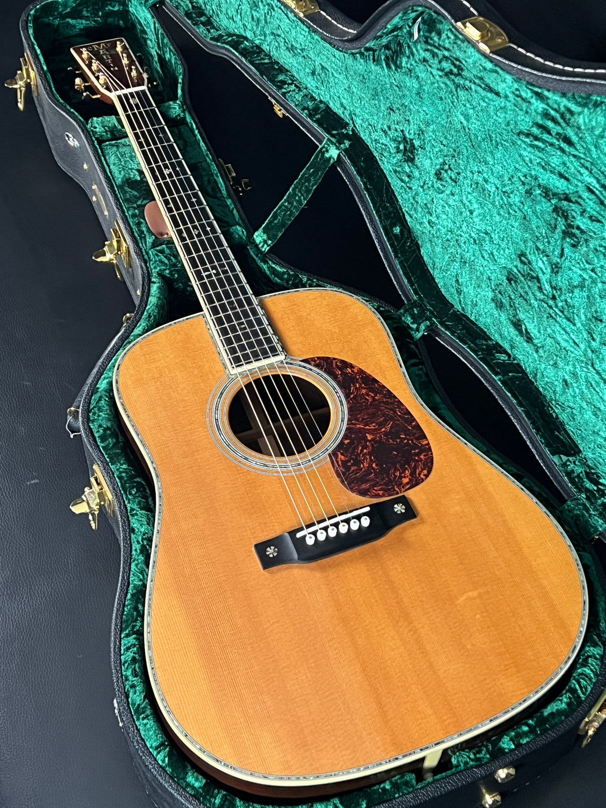 Martin D-42 (PRE-OWNED)