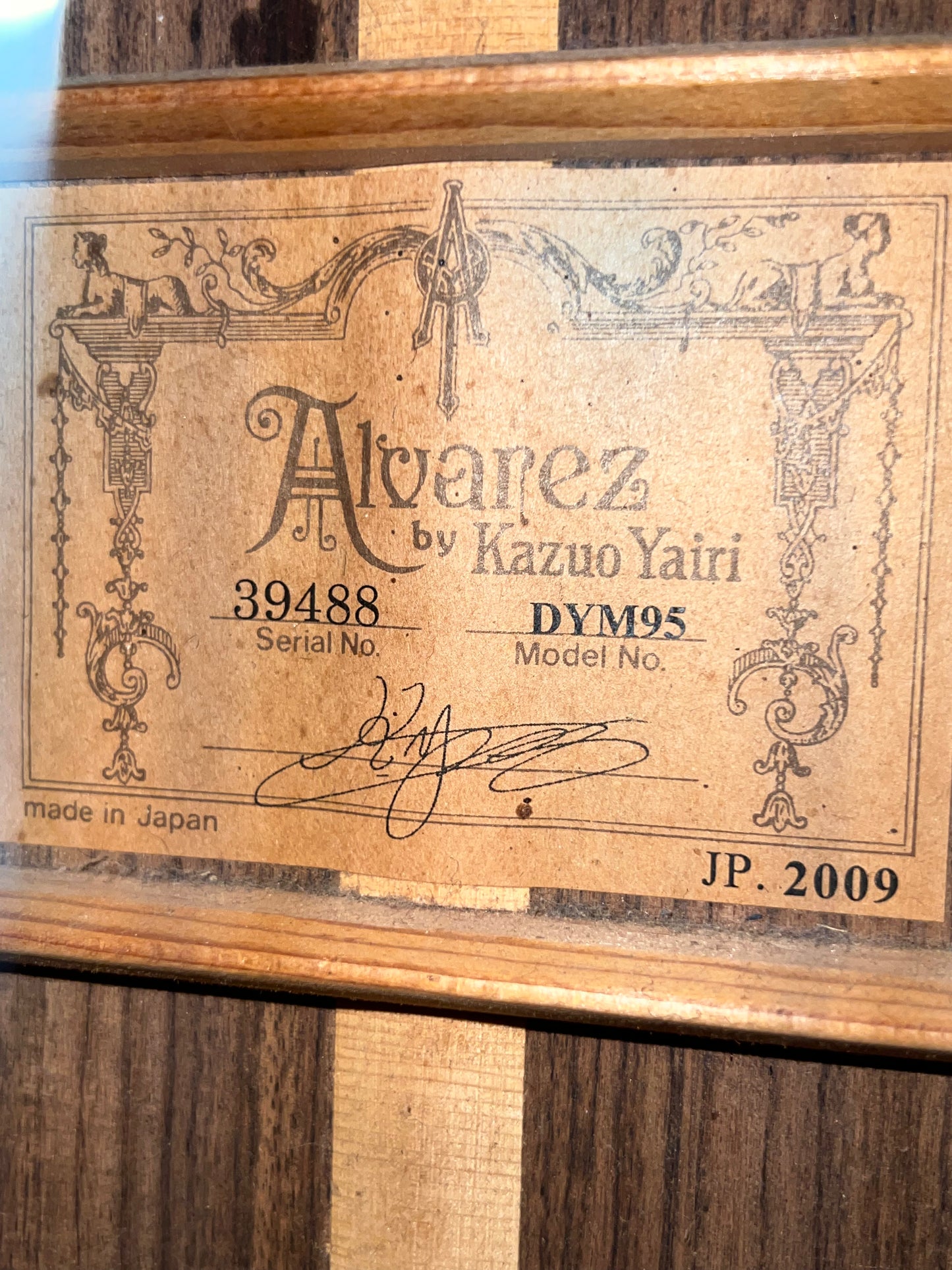 Alvarez Yairi DYM95 2009 (PRE-OWNED)