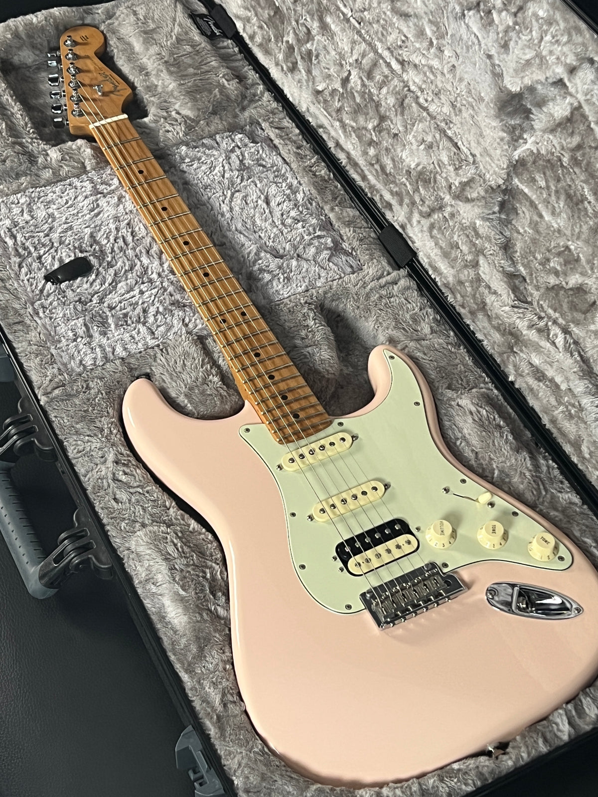 Fender Limited Edition American Professional Stratocaster HSS Shell Pink 2020 (PRE-OWNED)