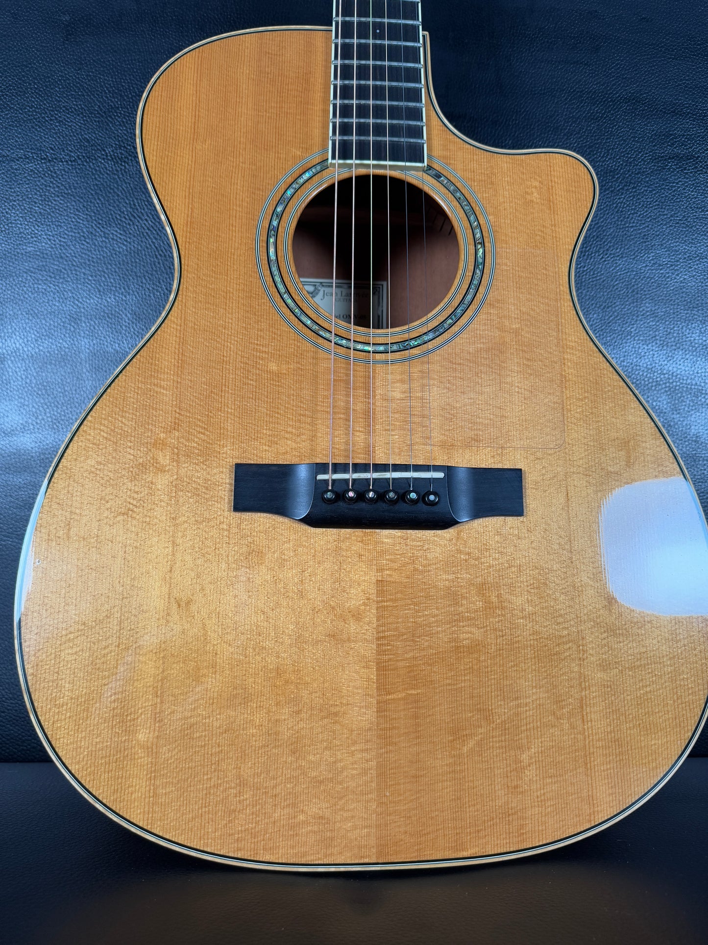 Larrivee OMV 05 (PRE-OWNED)