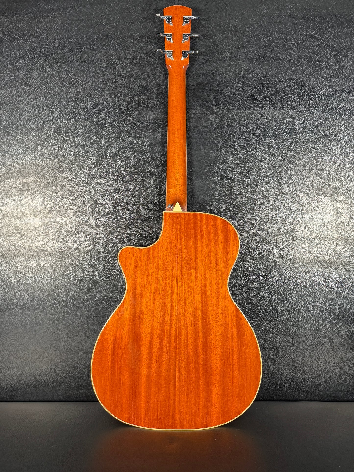 Larrivee OMV 05 (PRE-OWNED)