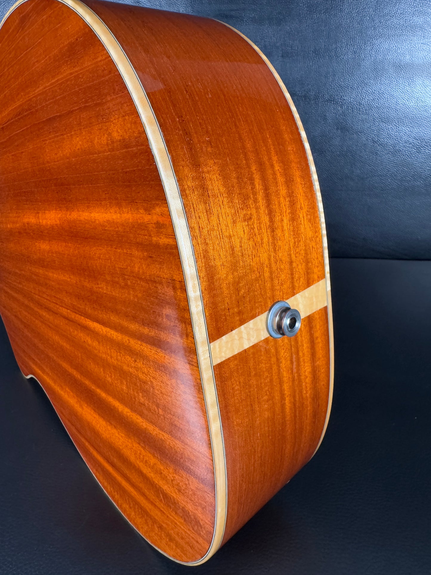 Larrivee OMV 05 (PRE-OWNED)
