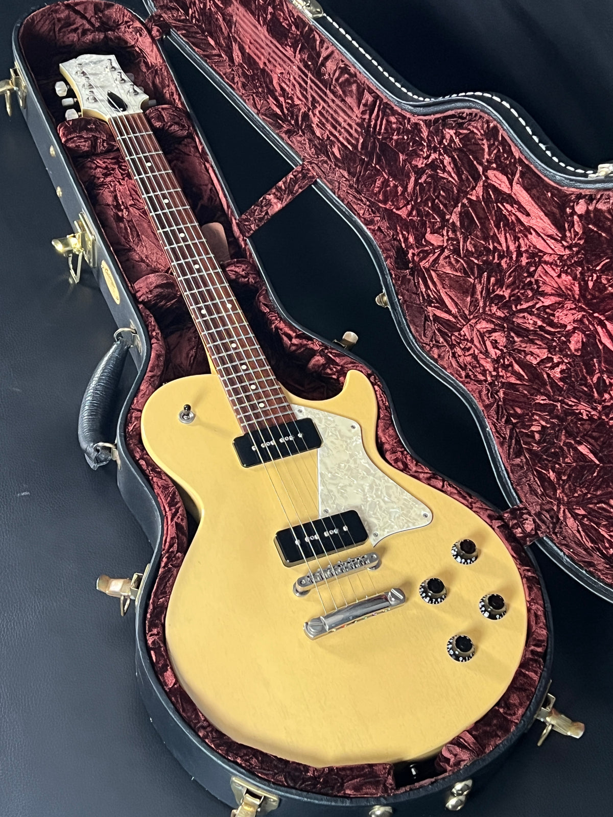 Collings 290 First-Year Production in TV Yellow w/ Pearloid 2007 (PRE-OWNED)