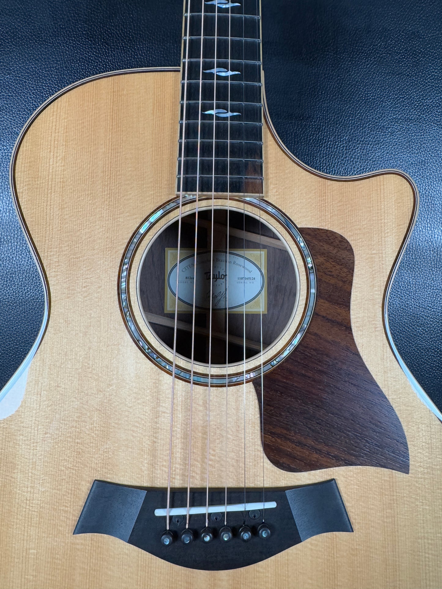 Taylor 812ce Brazilian Rosewood ( PRE-OWNED)