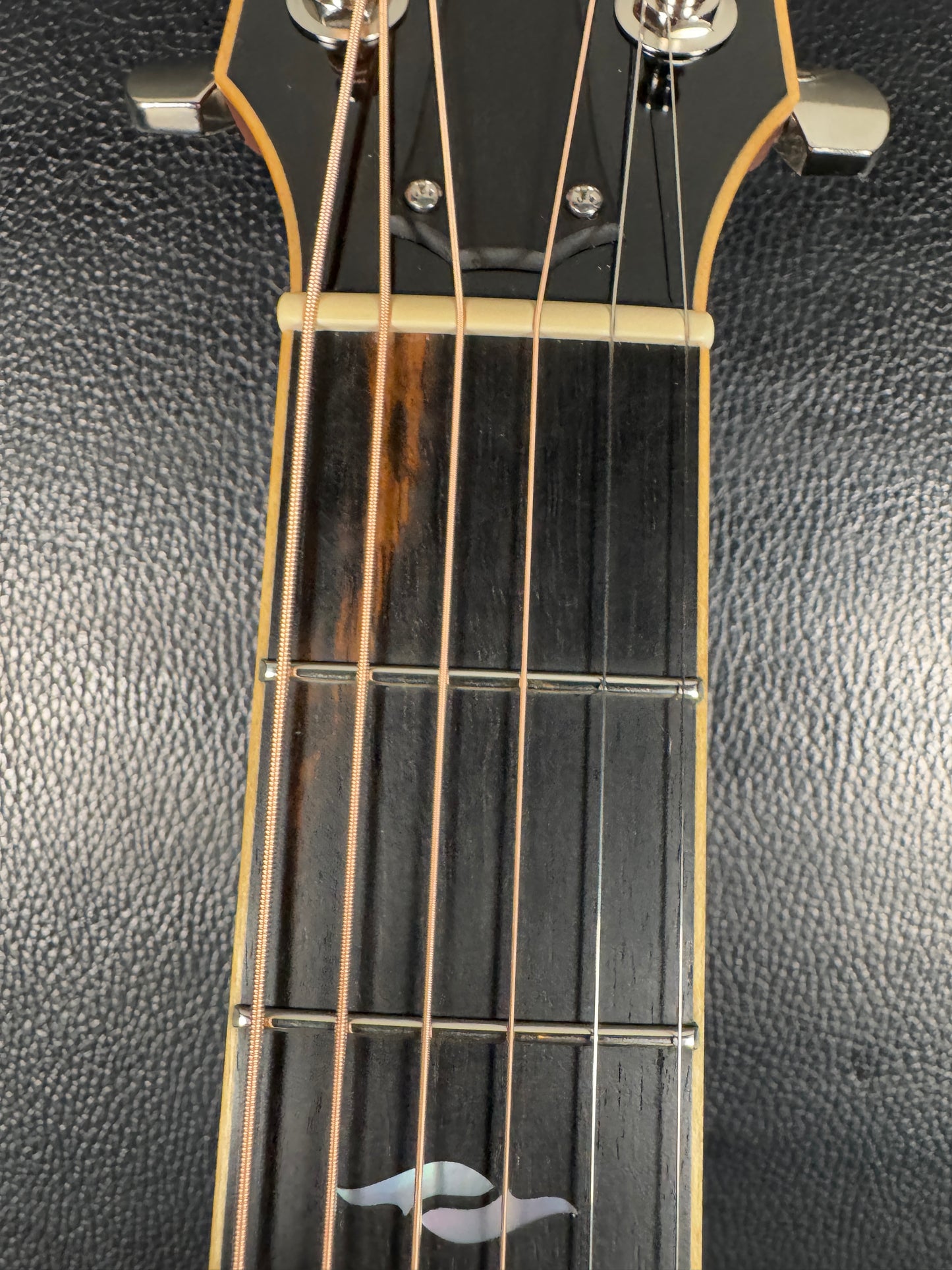 Taylor 812ce Brazilian Rosewood ( PRE-OWNED)