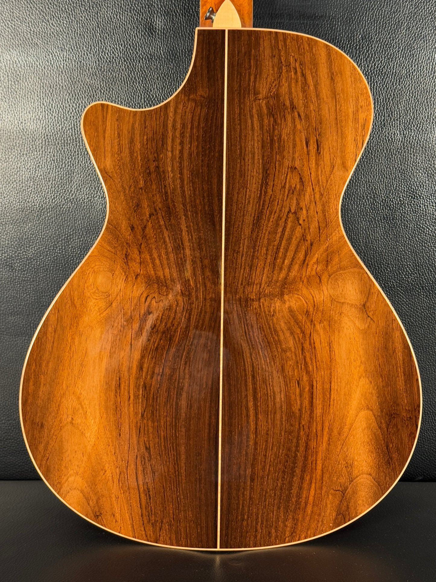 Taylor 812ce Brazilian Rosewood ( PRE-OWNED)