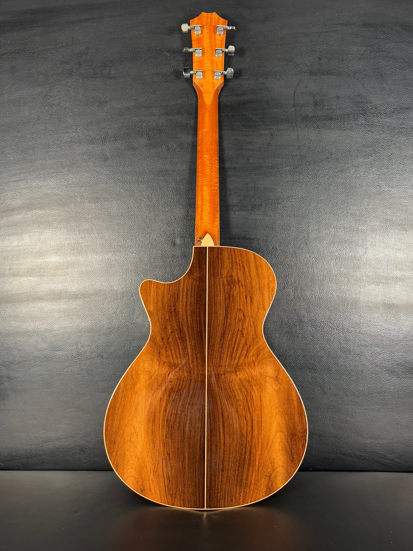 Taylor 812ce Brazilian Rosewood ( PRE-OWNED)