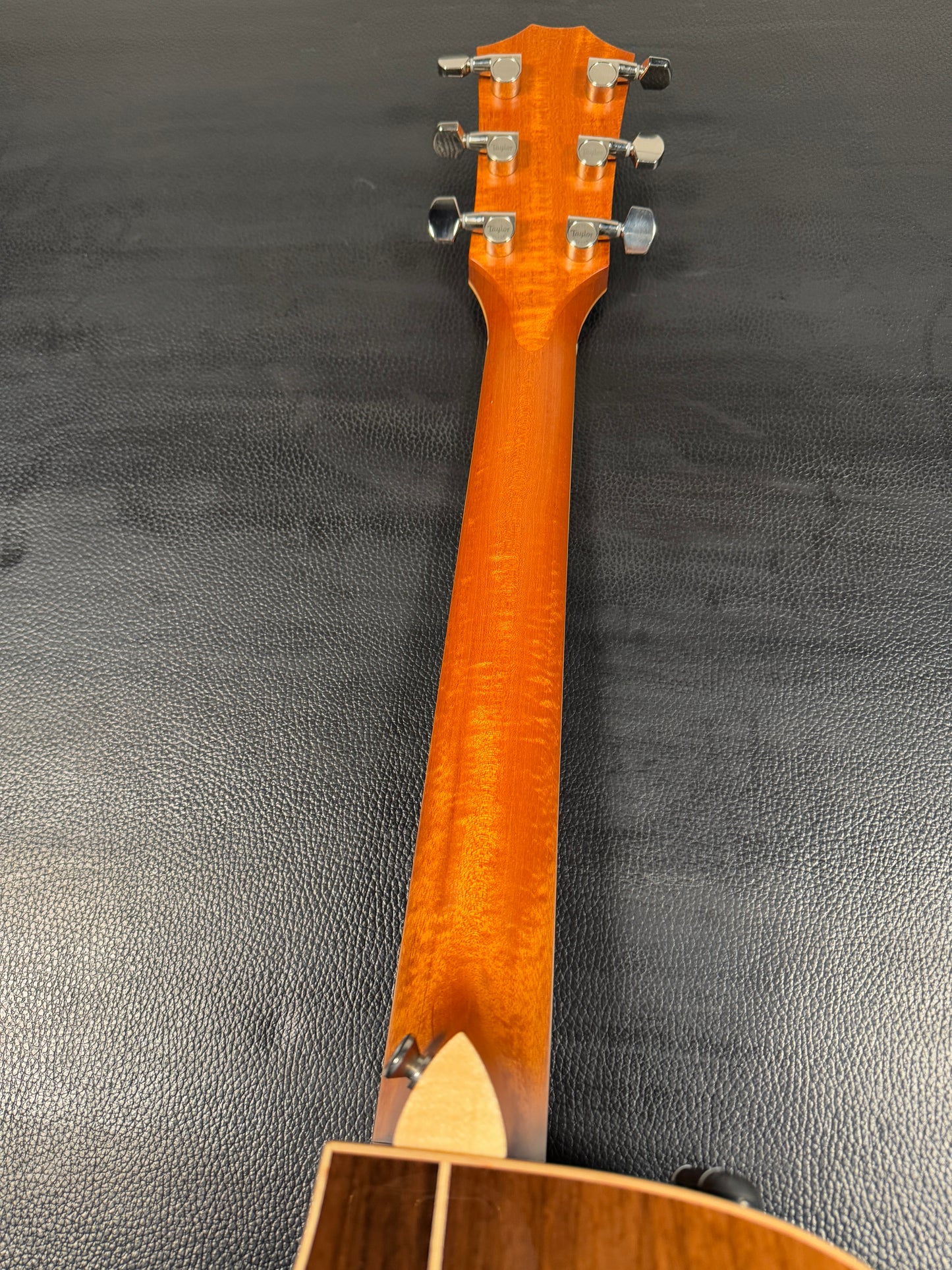 Taylor 812ce Brazilian Rosewood ( PRE-OWNED)