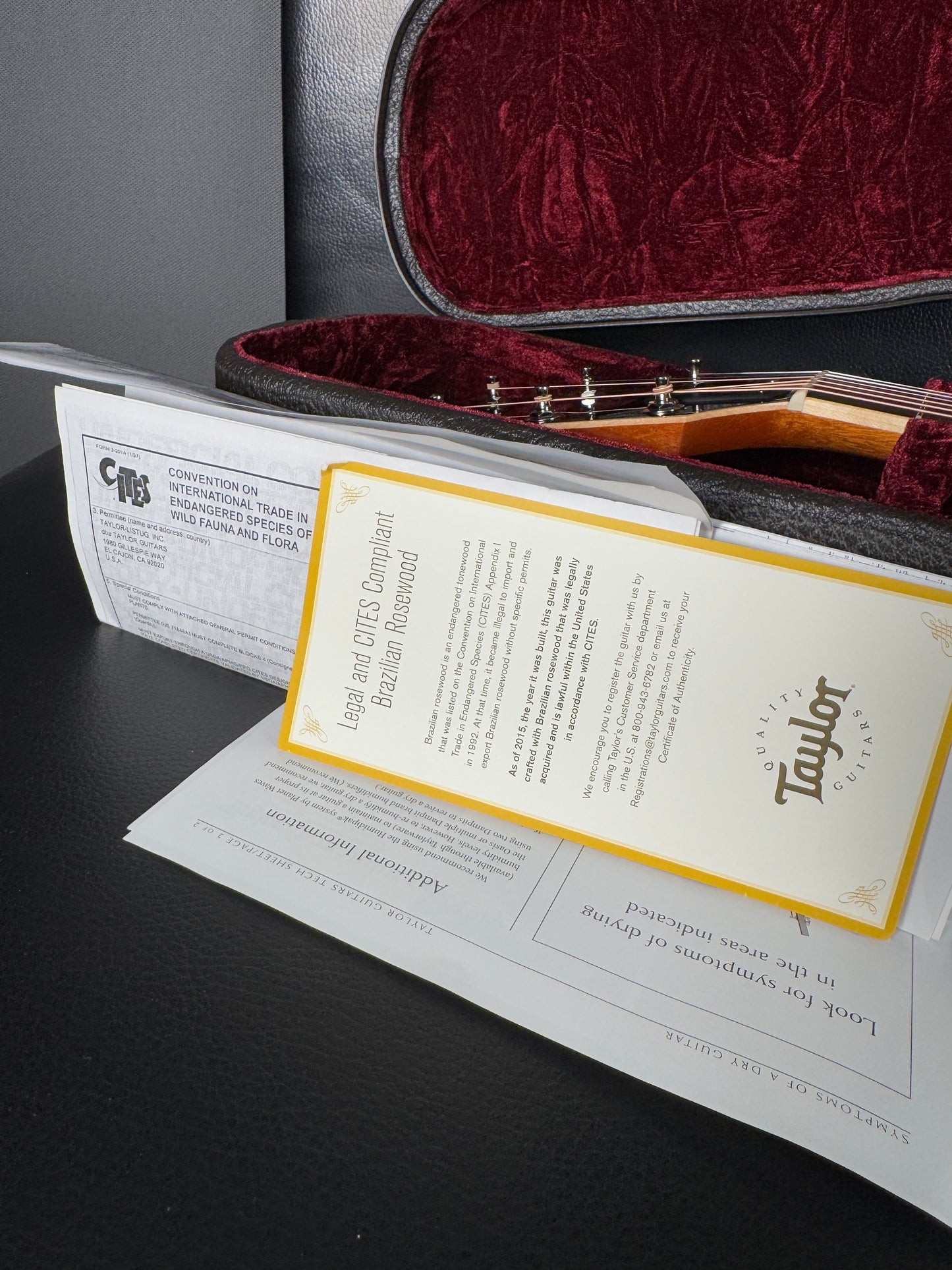 Taylor 812ce Brazilian Rosewood ( PRE-OWNED)
