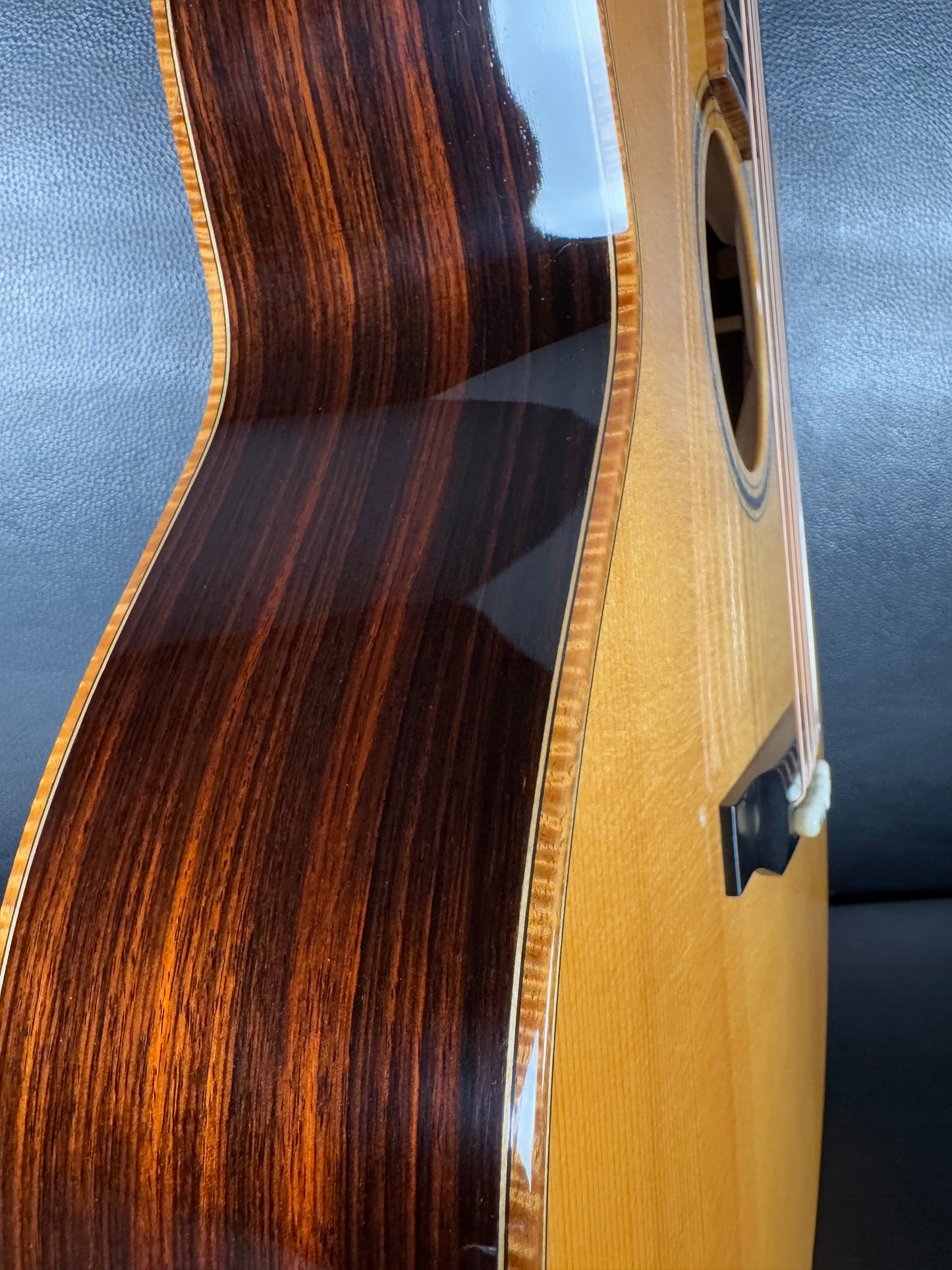 Bourgeois Small Jumbo Custom ( PRE-OWNED)