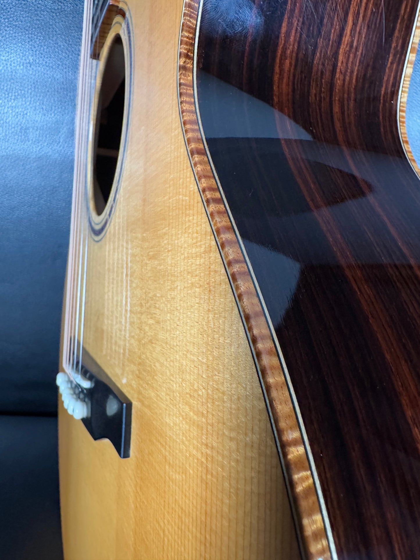 Bourgeois Small Jumbo Custom ( PRE-OWNED)