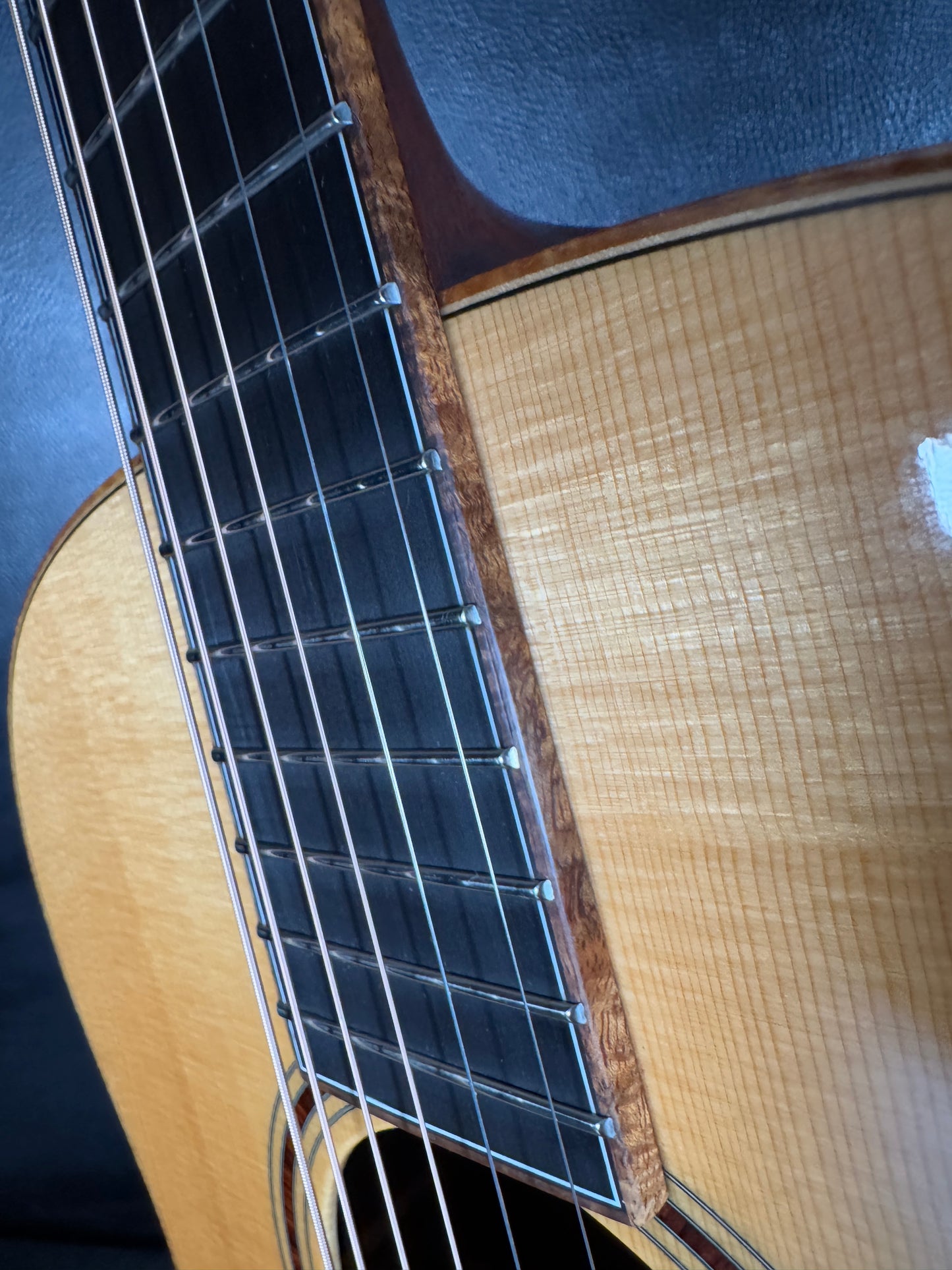 Bourgeois Small Jumbo Custom ( PRE-OWNED)