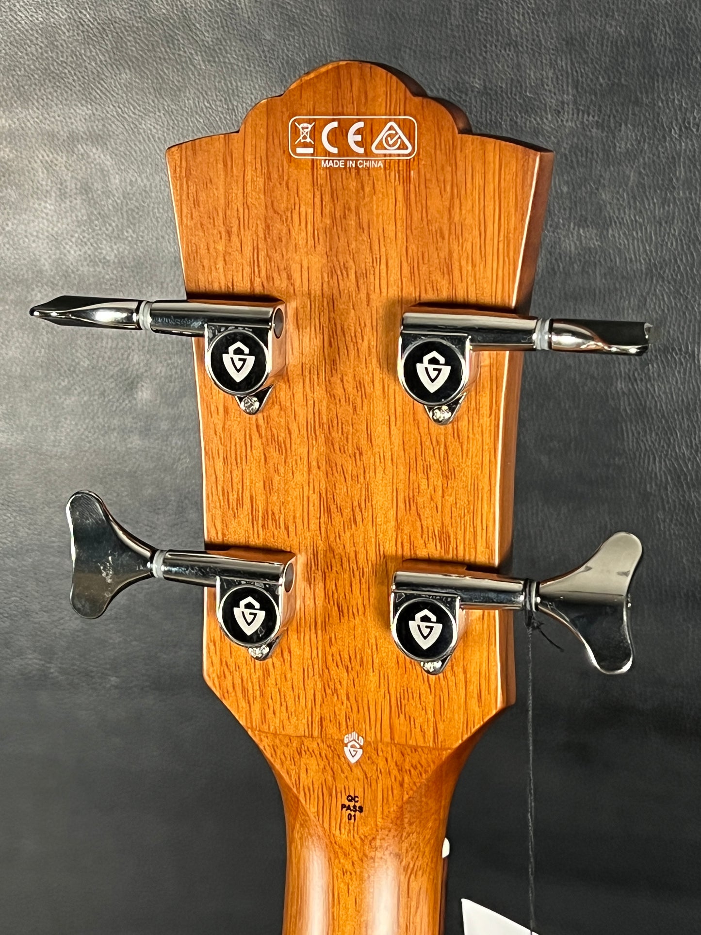 Guild B-240E Acoustic Bass