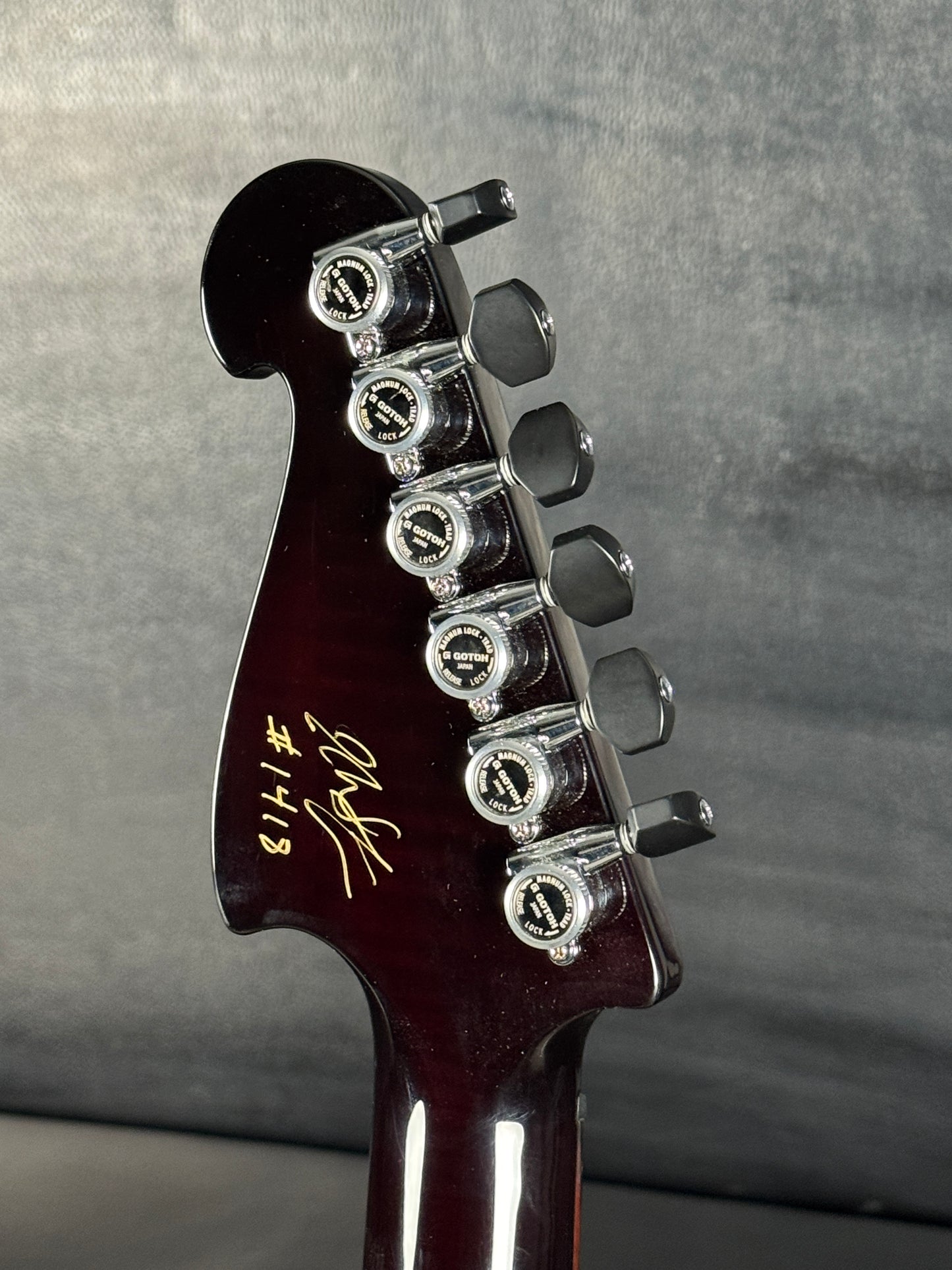 Knaggs Severn X Tri-Color Sparkle Burst finish( PRE-OWNED)