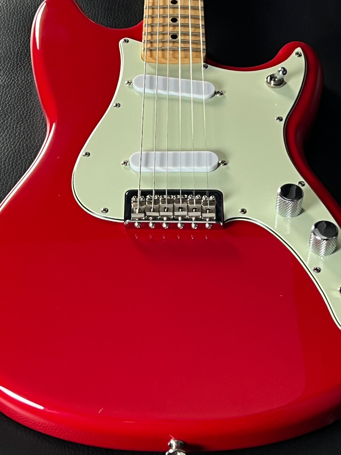 Fender Player Duo-Sonic Maple Fingerboard Torino Red (PRE-OWNED)