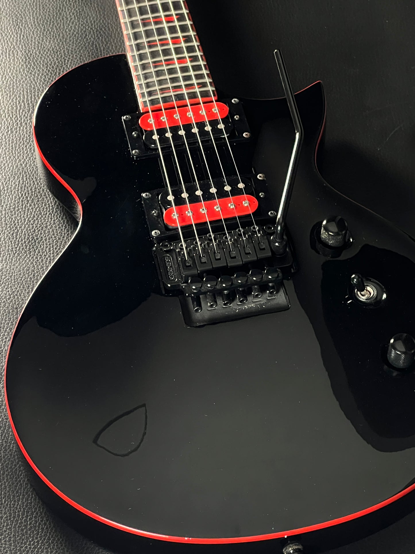 Kramer Assault 220 FR – Ebony Fingerboard (PRE-OWNED)