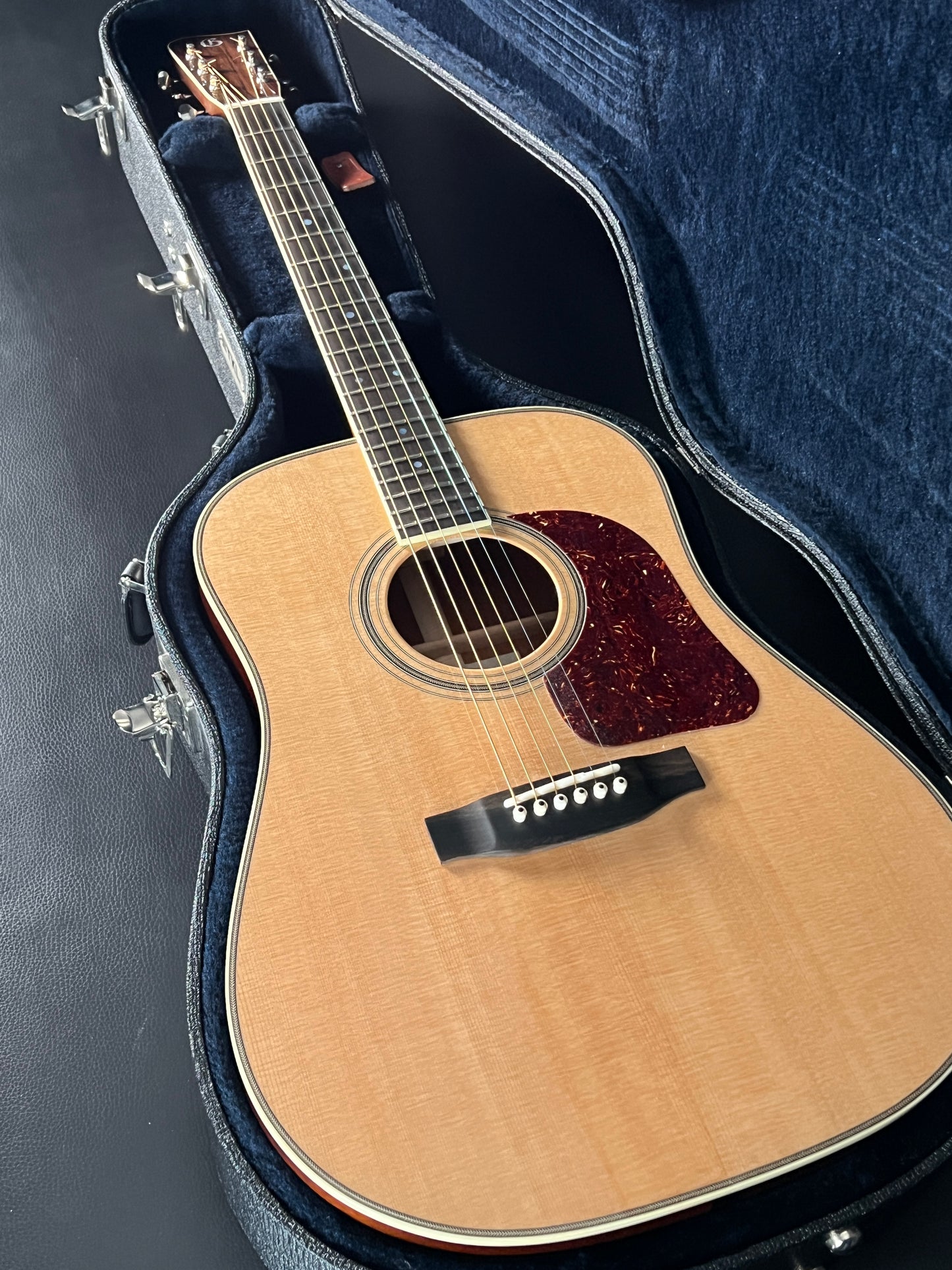 Gallagher Doc Watson (PRE-OWNED)