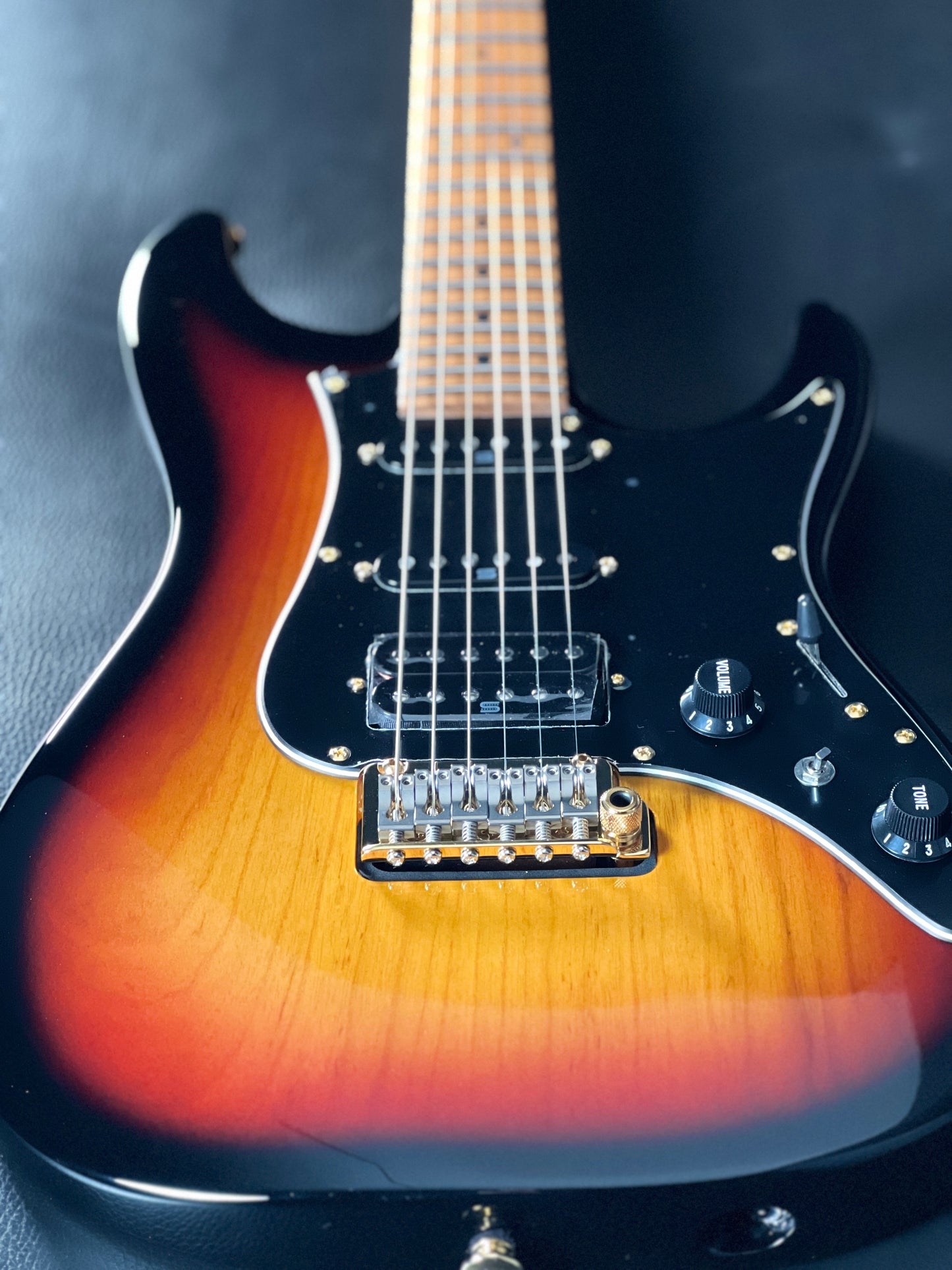 Ibanez AZ Prestige Tri Fade Burst Flat AZ2204AGTFB