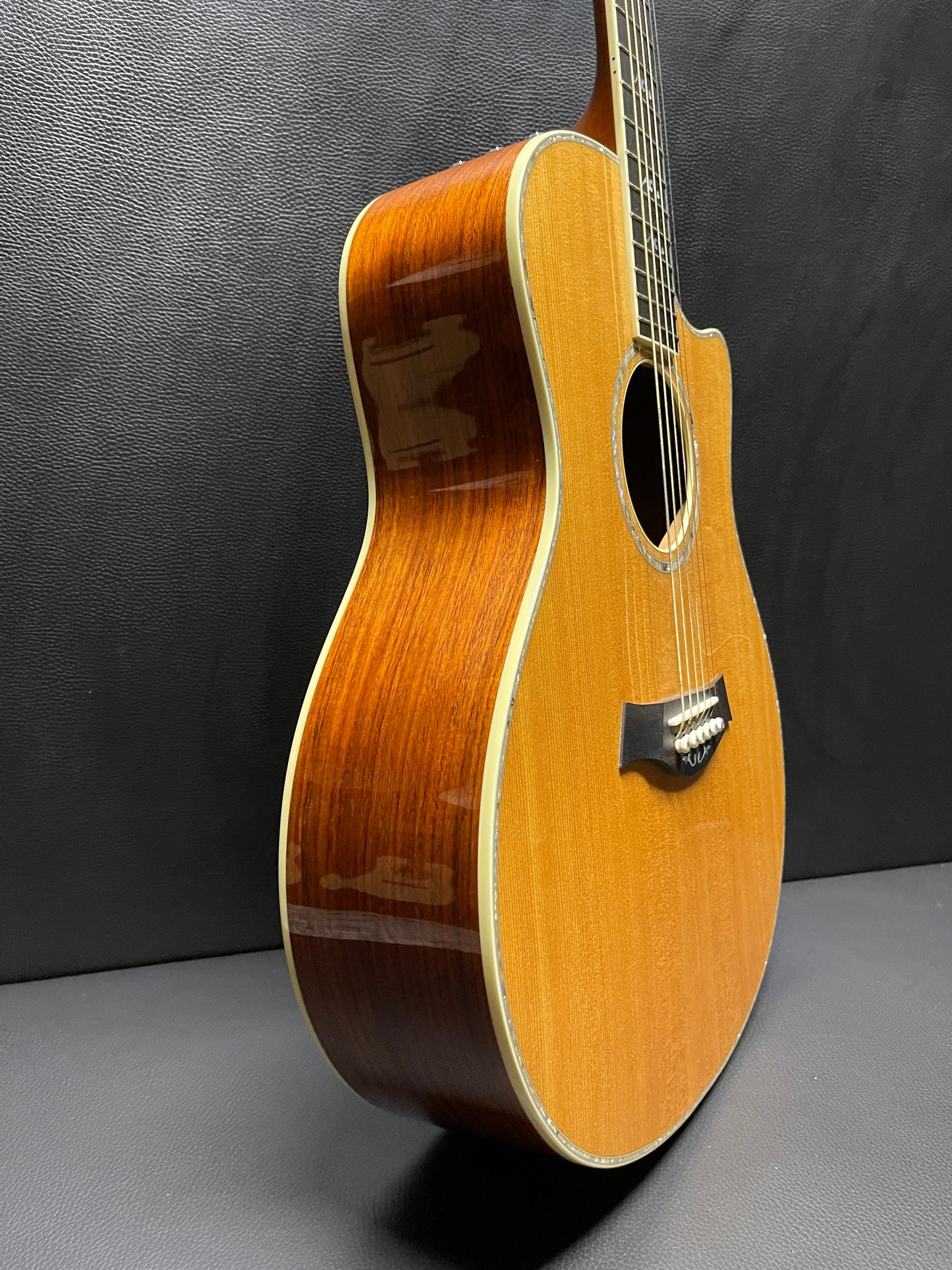 Taylor 916CE 2008 (PRE-OWNED)