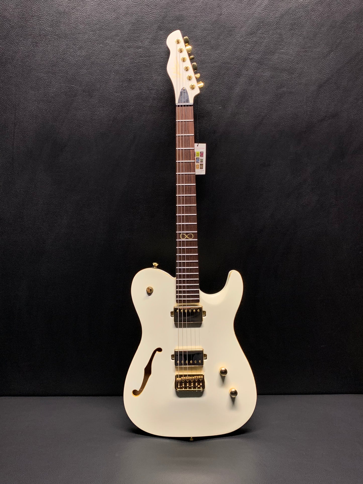 Chapman Chris Robertson Signature SAR63 Stone White #H23120185