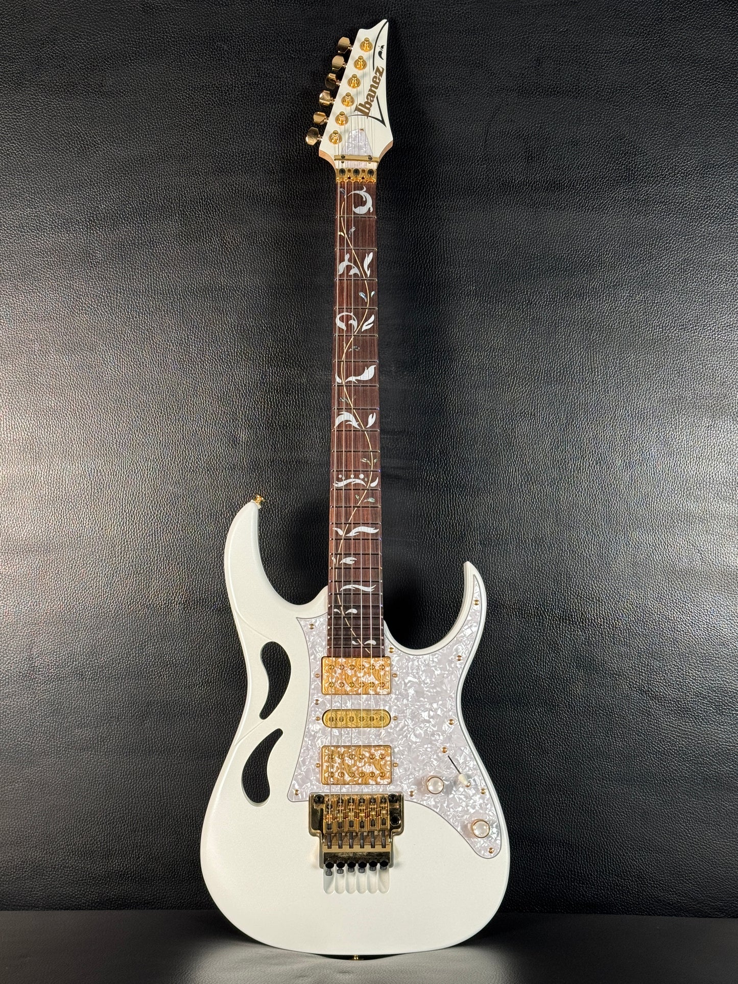 Ibanez PIA Steve Vai Signature Stallion White (PRE-OWNED)