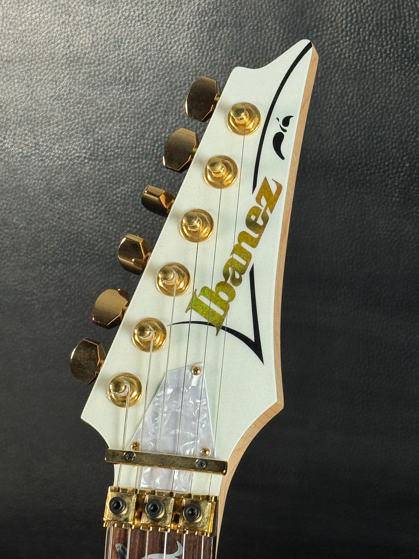 Ibanez PIA Steve Vai Signature Stallion White (PRE-OWNED)