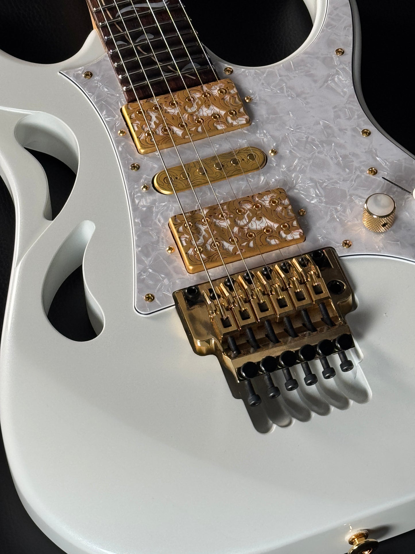 Ibanez PIA Steve Vai Signature Stallion White (PRE-OWNED)