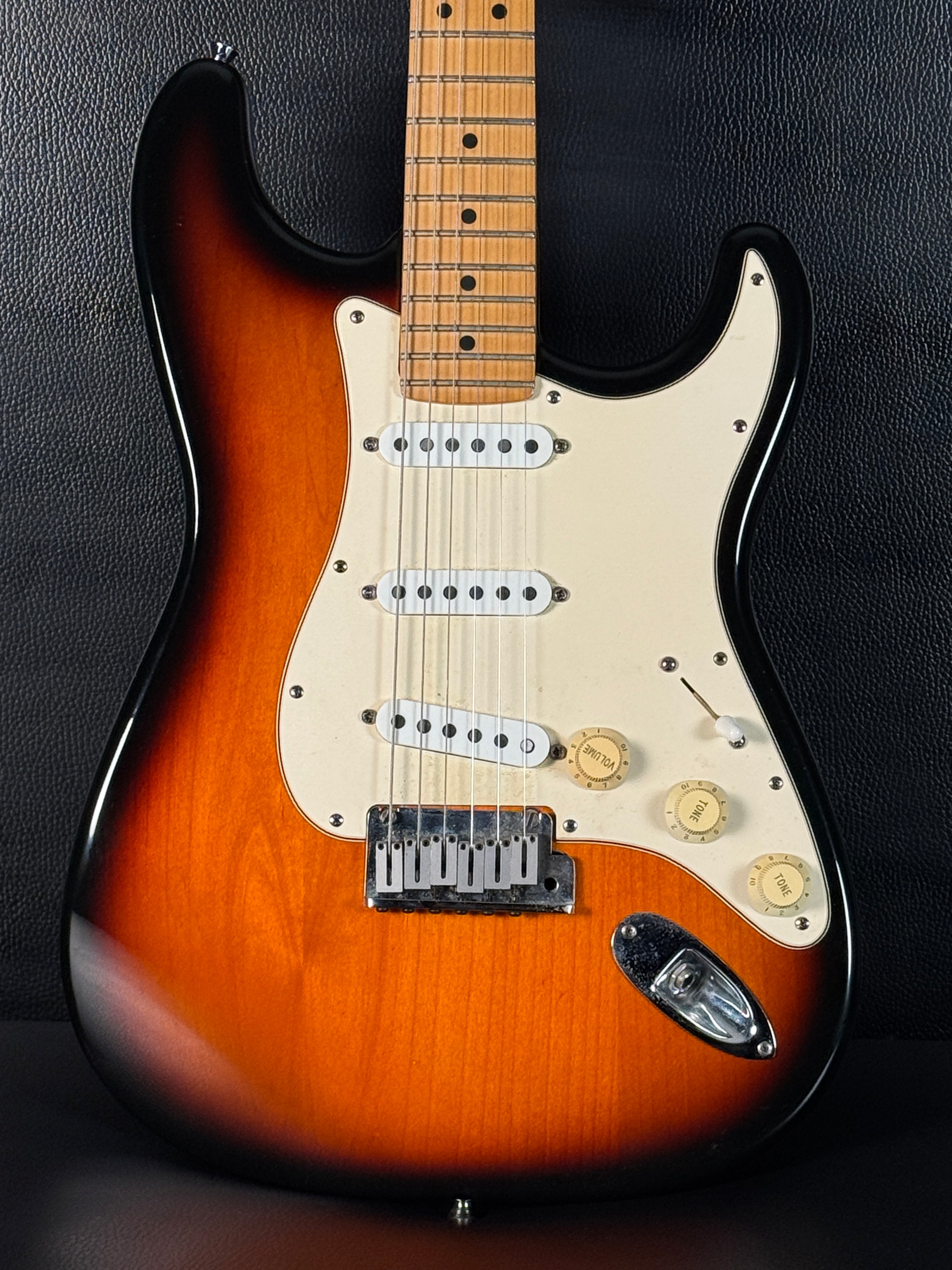 Fender American Standard Stratocaster 1996 (PRE-OWNED) – Guitar HAUS