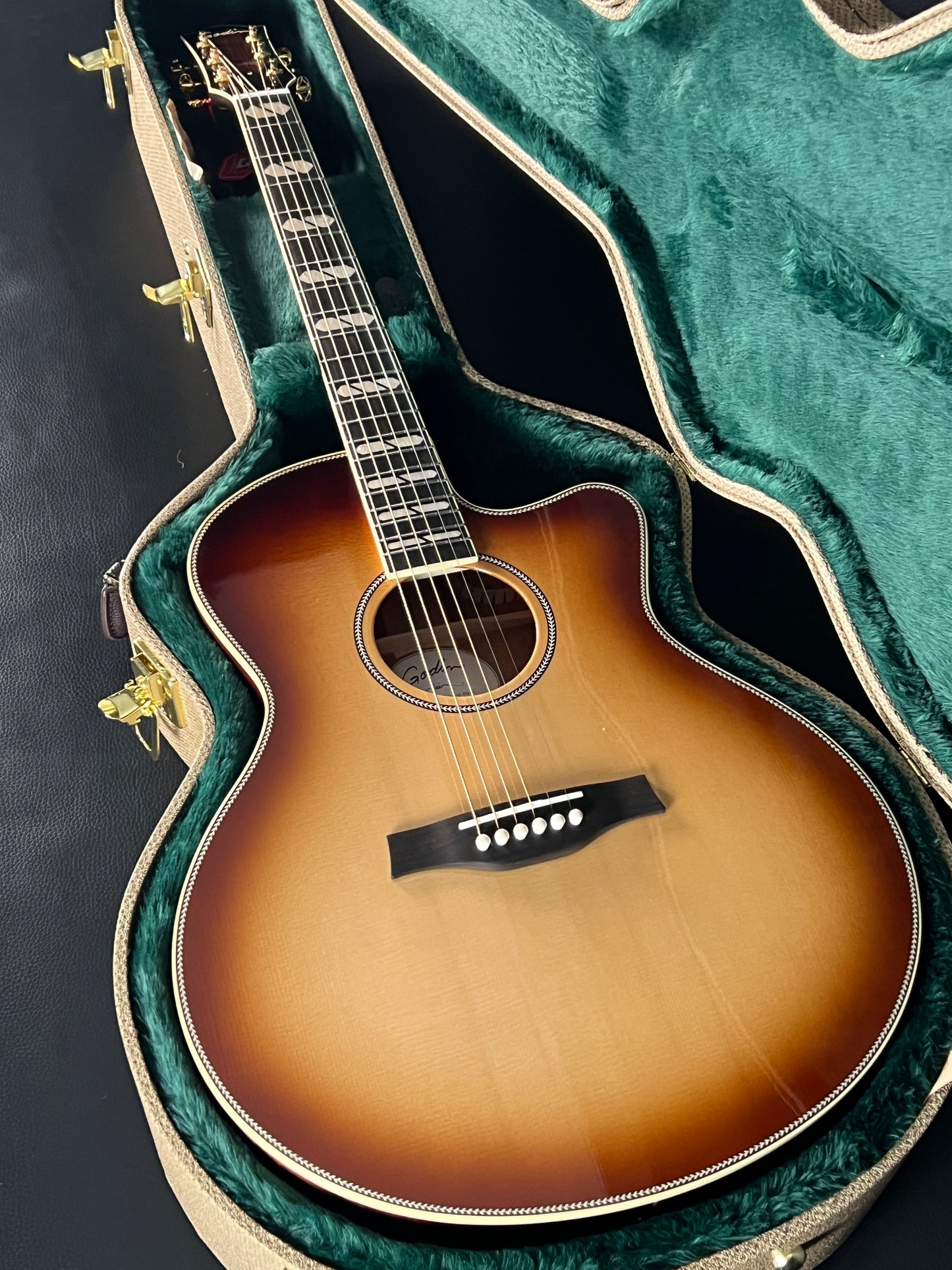 Godin Connaisseur MJ Sunsetburst Maho
