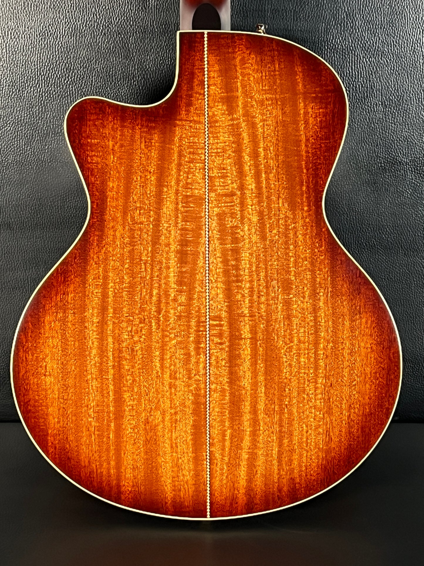 Godin Connaisseur MJ Sunsetburst Maho